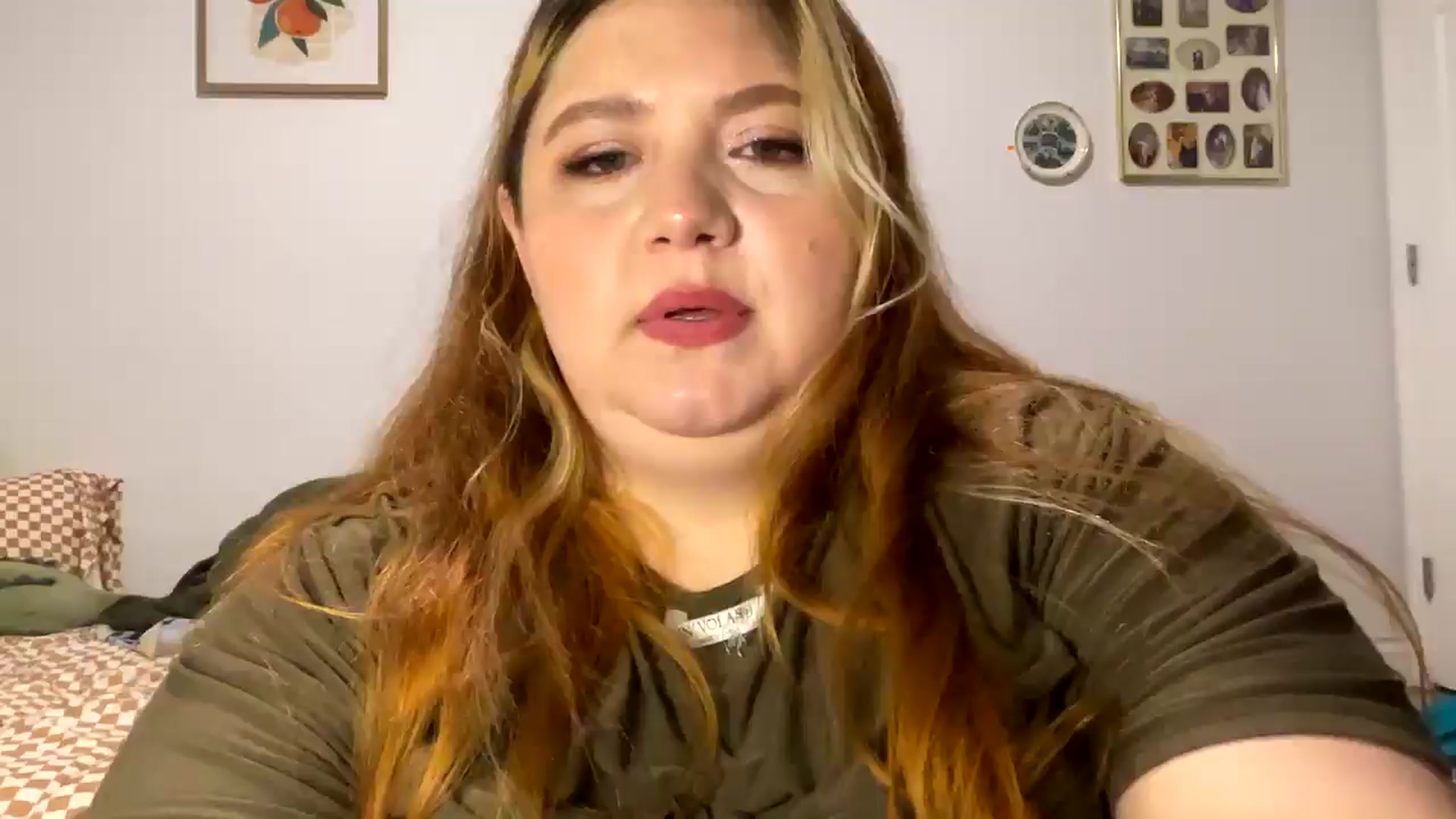 Gallery image thumbnail from moodyskye's myfreecams stream on, 01/01/2026, 13:37 image 14 of 20