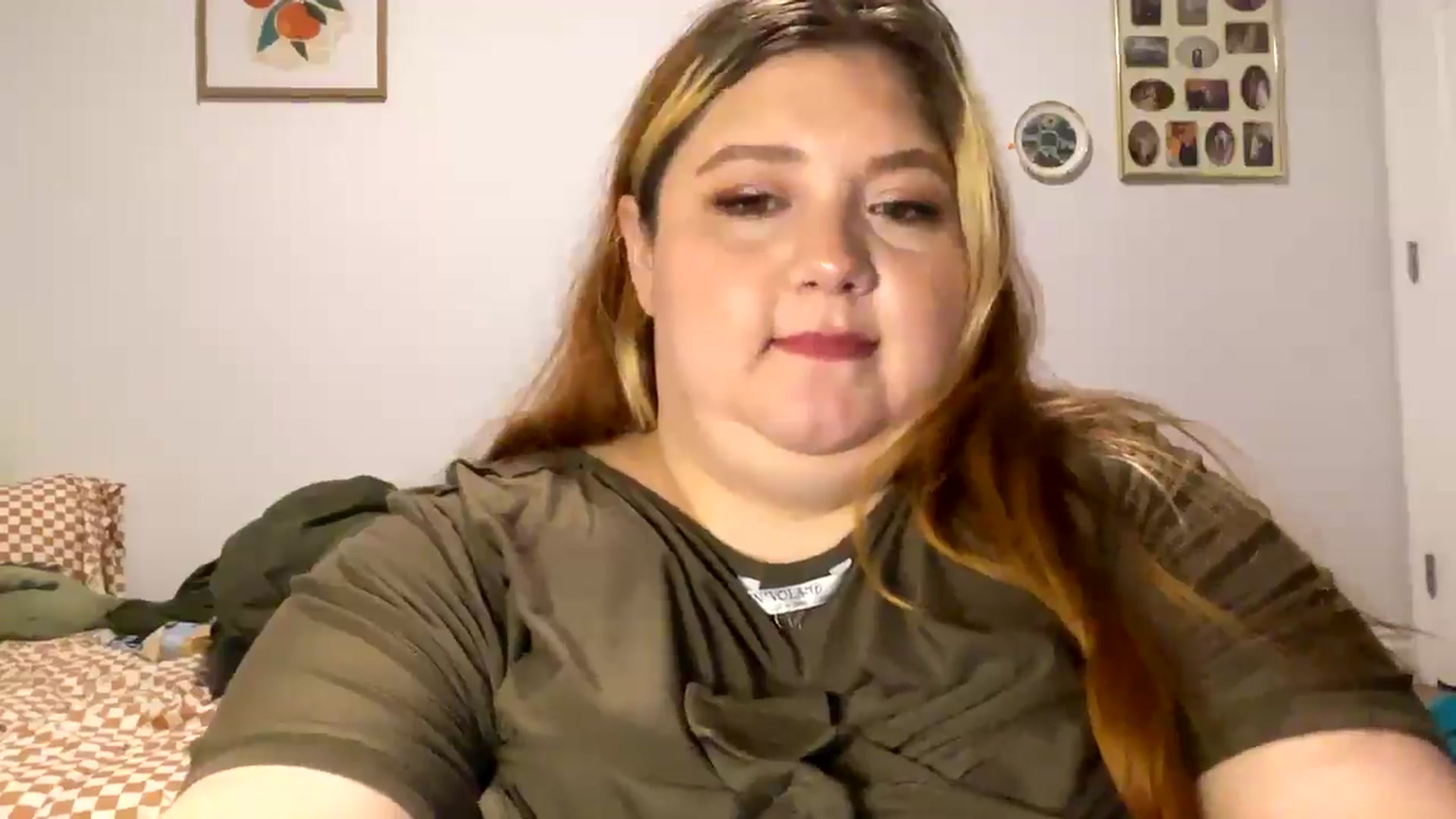 Gallery image thumbnail from moodyskye's myfreecams stream on, 01/01/2026, 13:37 image 16 of 20