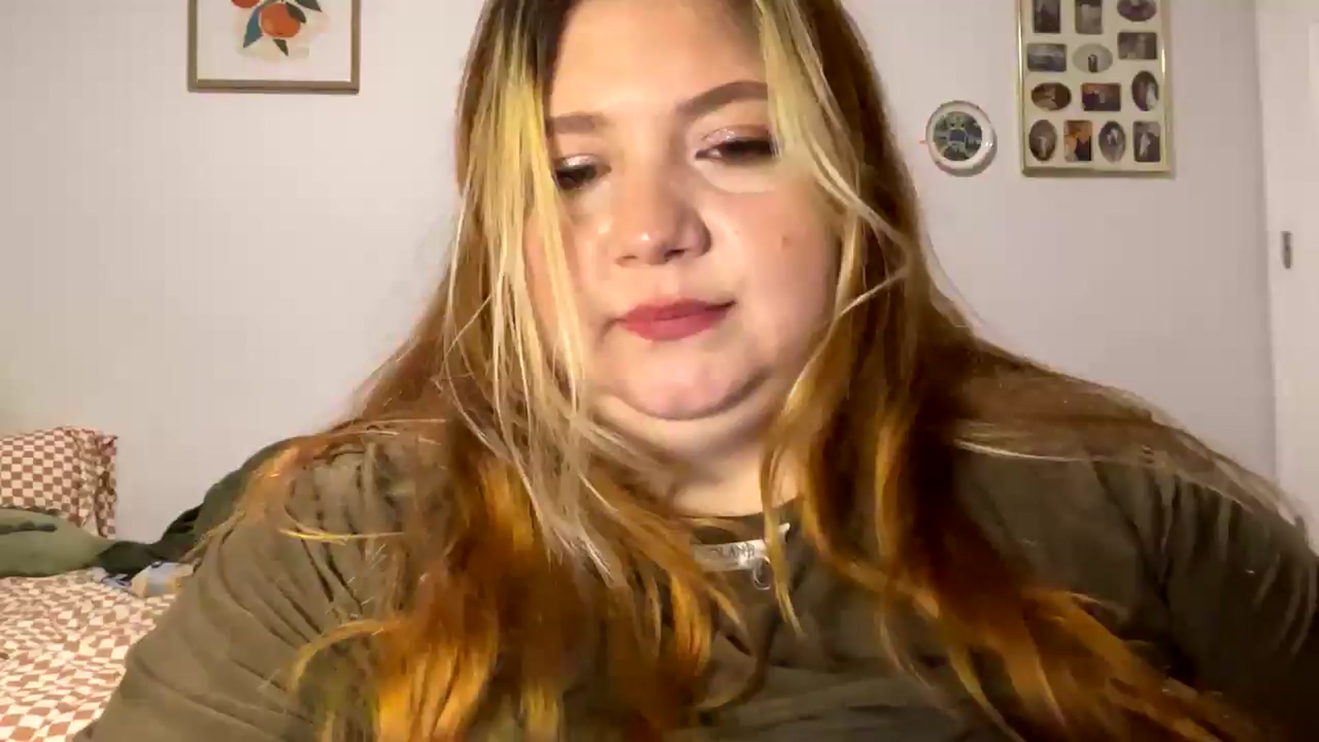 Gallery image thumbnail from moodyskye's myfreecams stream on, 01/01/2026, 13:37 image 13 of 20