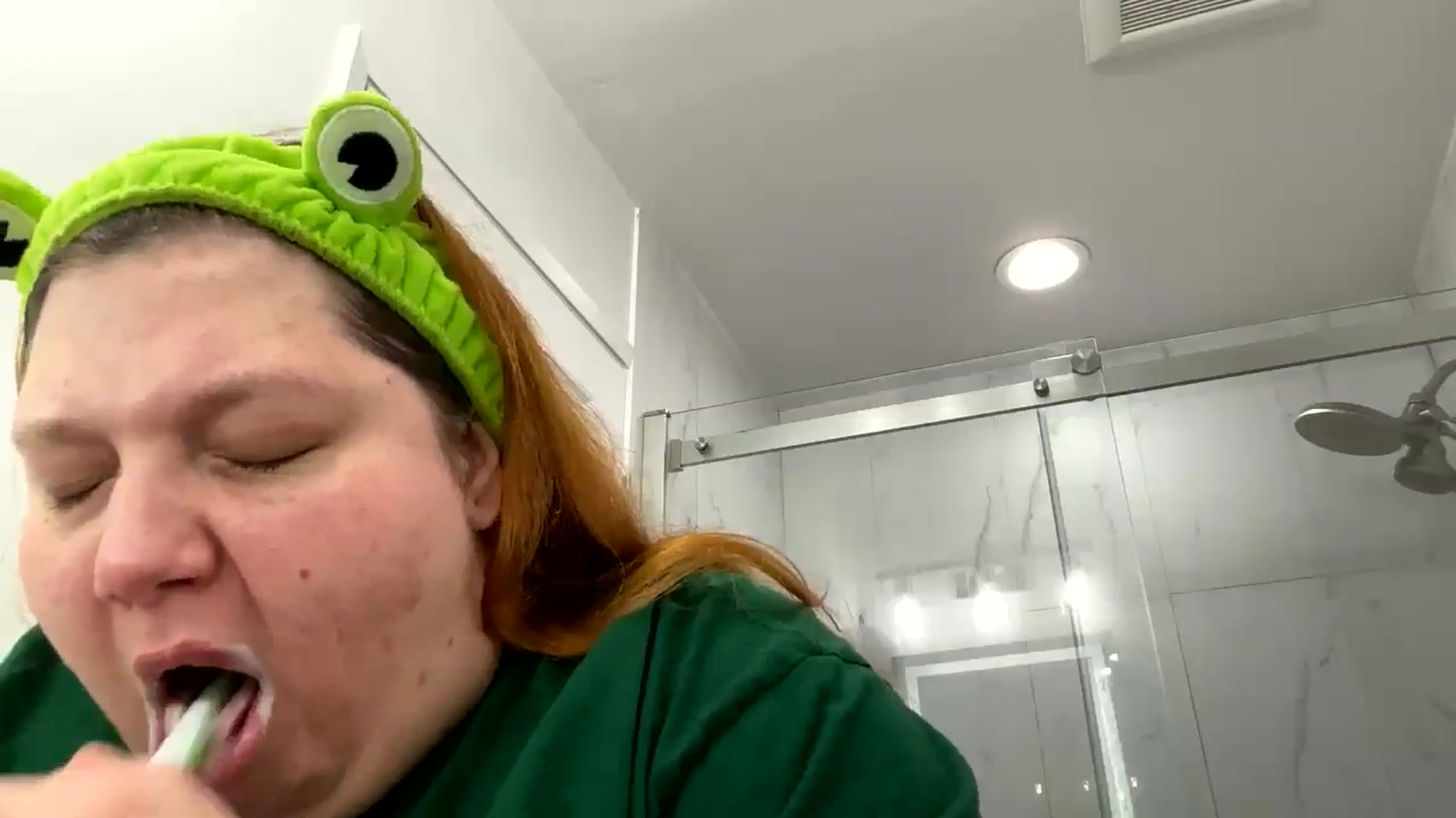 Gallery image thumbnail from moodyskye's myfreecams stream on, 01/01/2026, 14:17 image 11 of 20