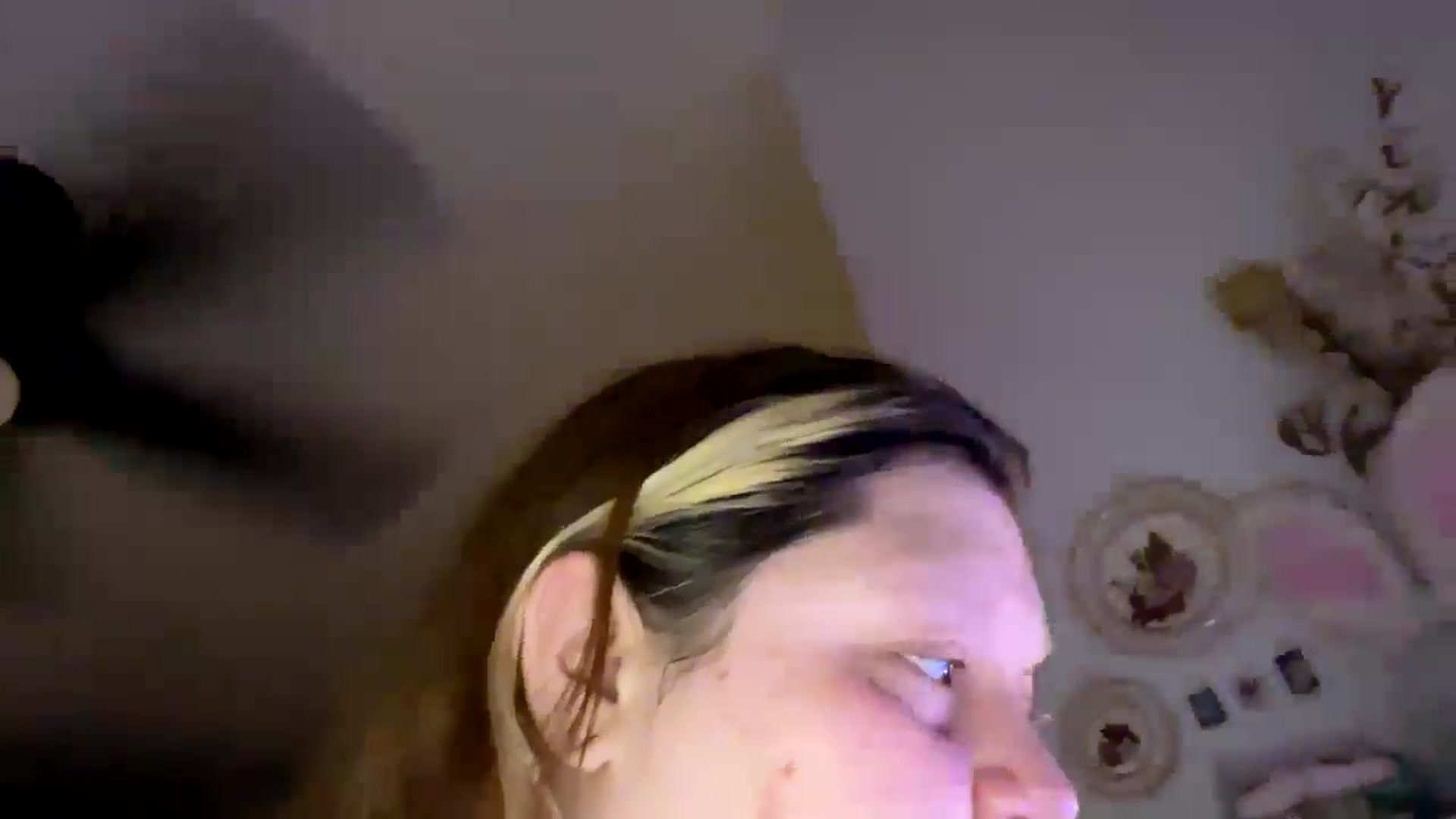 Gallery image thumbnail from moodyskye's myfreecams stream on, 01/01/2026, 14:17 image 16 of 20