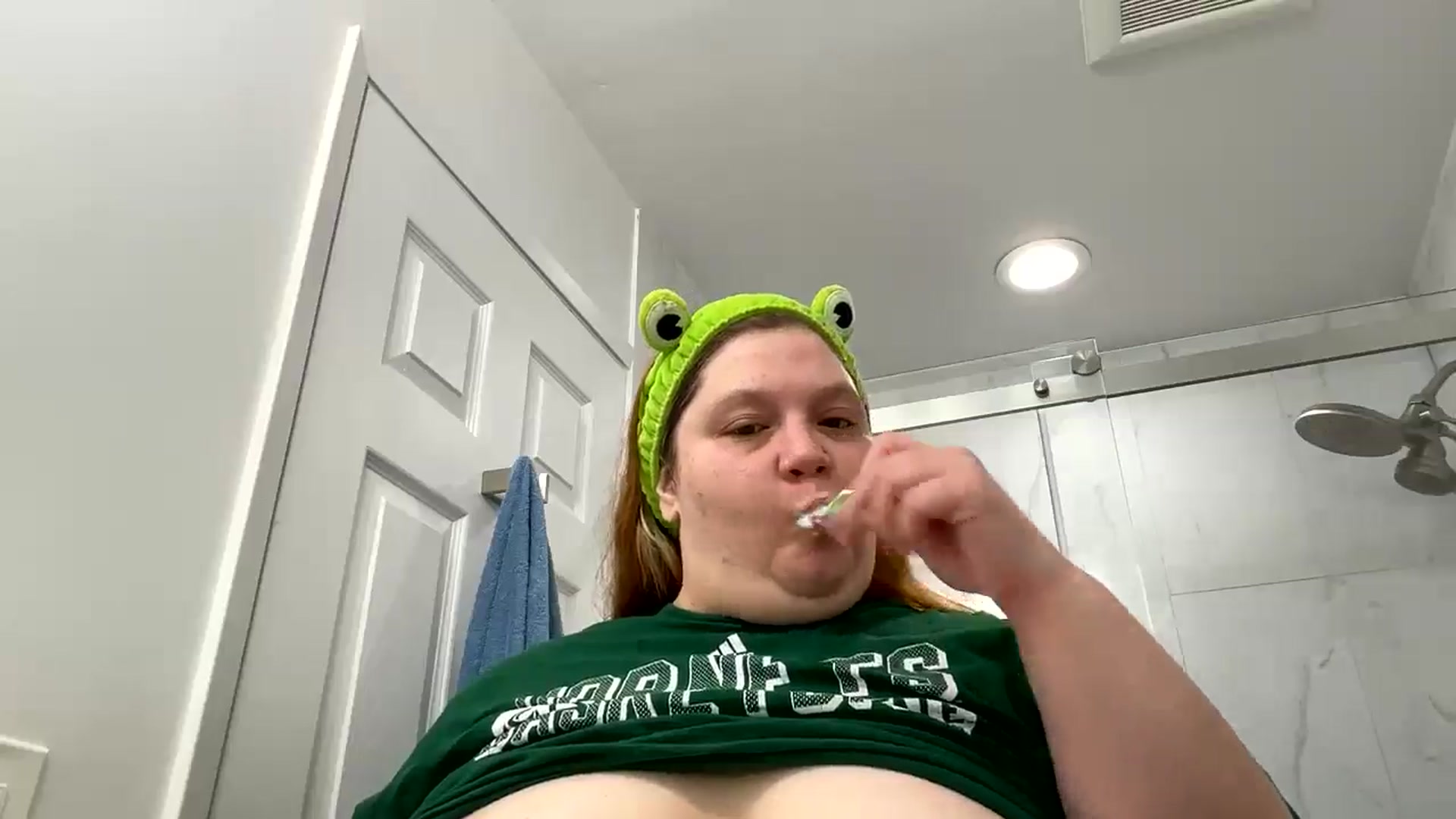Gallery image thumbnail from moodyskye's myfreecams stream on, 01/01/2026, 14:17 image 9 of 20