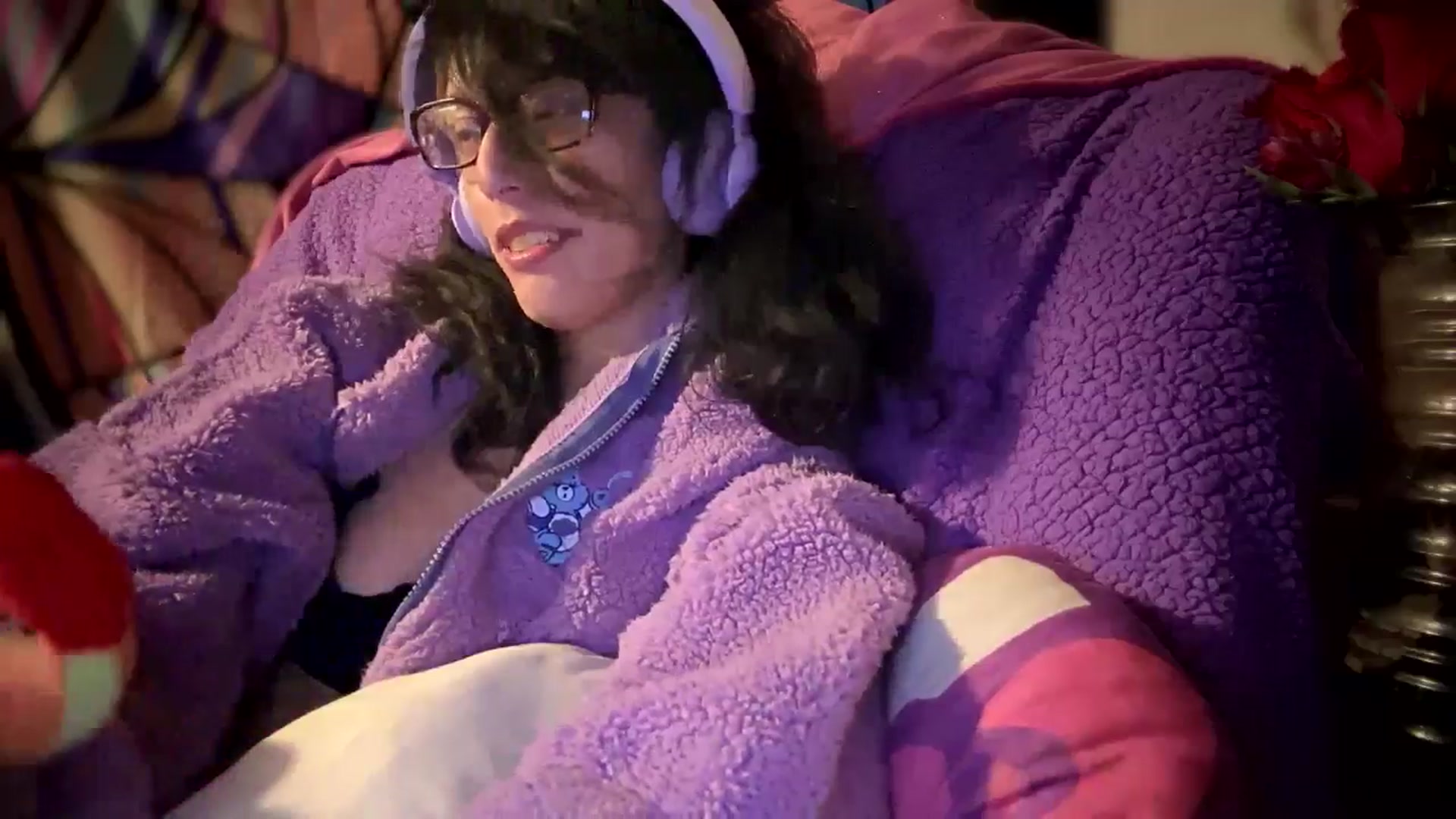 Gallery image thumbnail from moonlightas2's myfreecams stream on, 11/28/2024, 09:14 image 10 of 20
