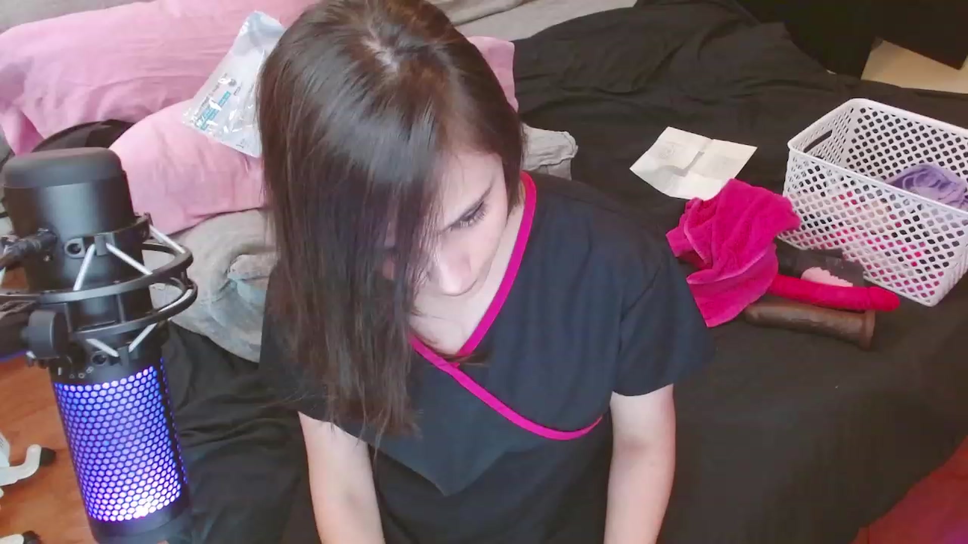 Gallery image thumbnail from moonlitfox's myfreecams stream on, 11/21/2022, 05:53 image 11 of 20