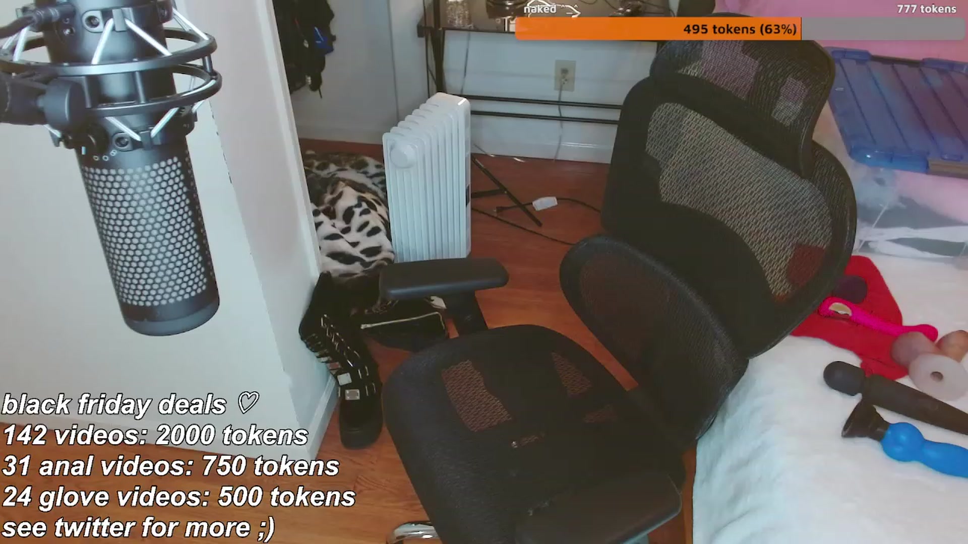 Gallery image thumbnail from moonlitfox's myfreecams stream on, 11/24/2022, 06:34 image 8 of 20