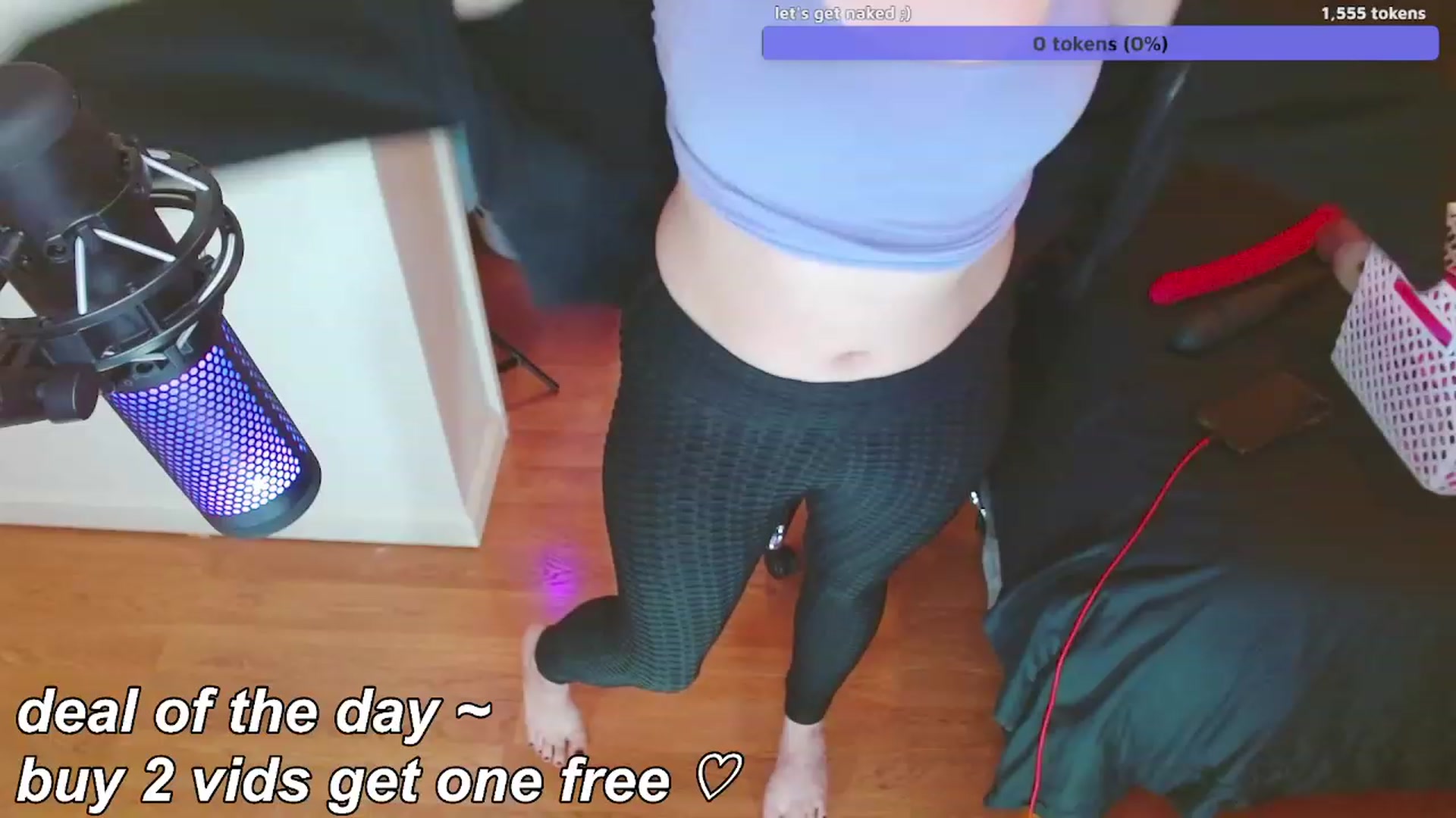 Gallery image thumbnail from moonlitfox's myfreecams stream on, 12/18/2022, 24:05 image 11 of 20