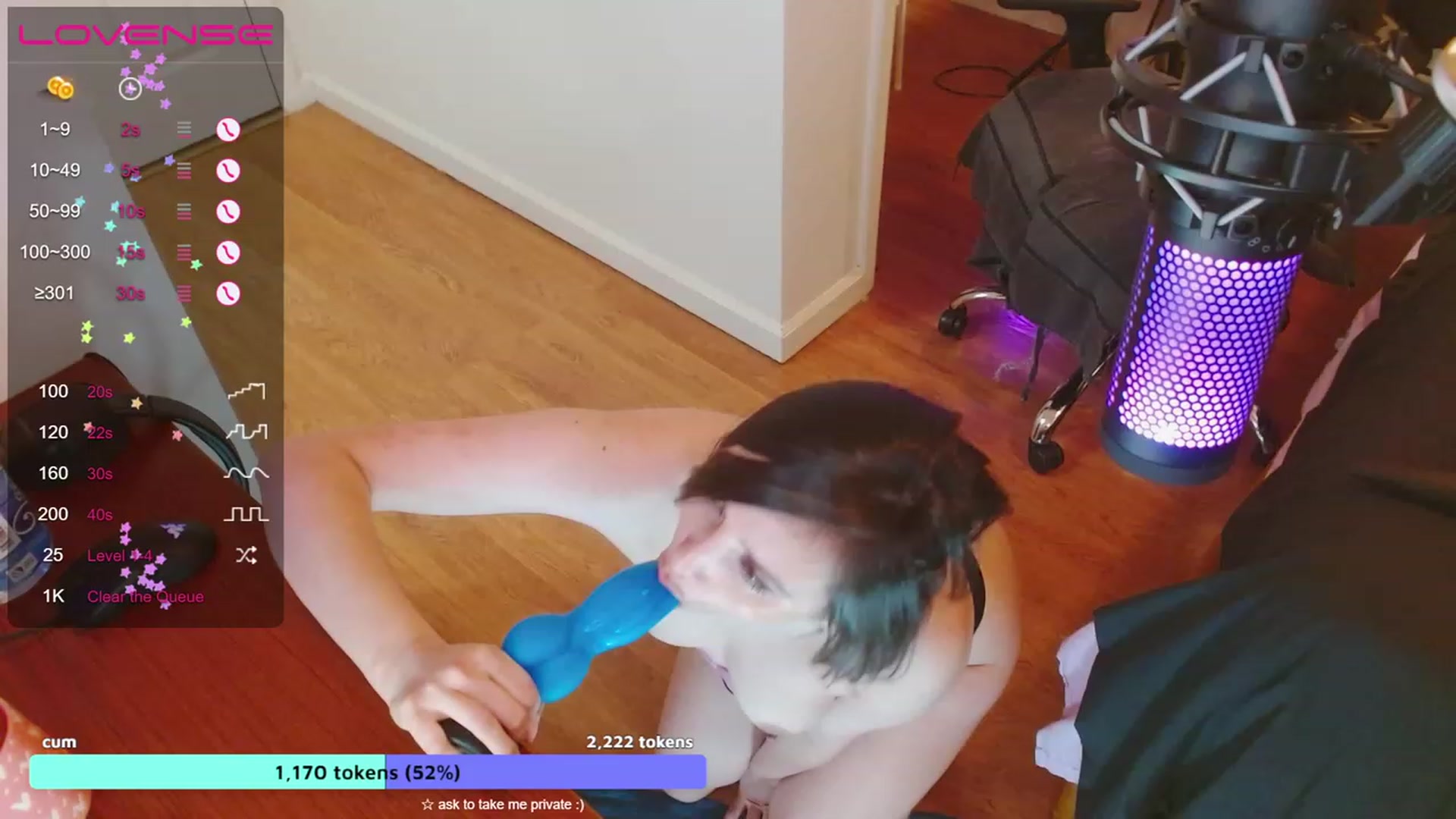 Gallery image thumbnail from moonlitfox's myfreecams stream on, 04/24/2023, 24:27 image 4 of 20