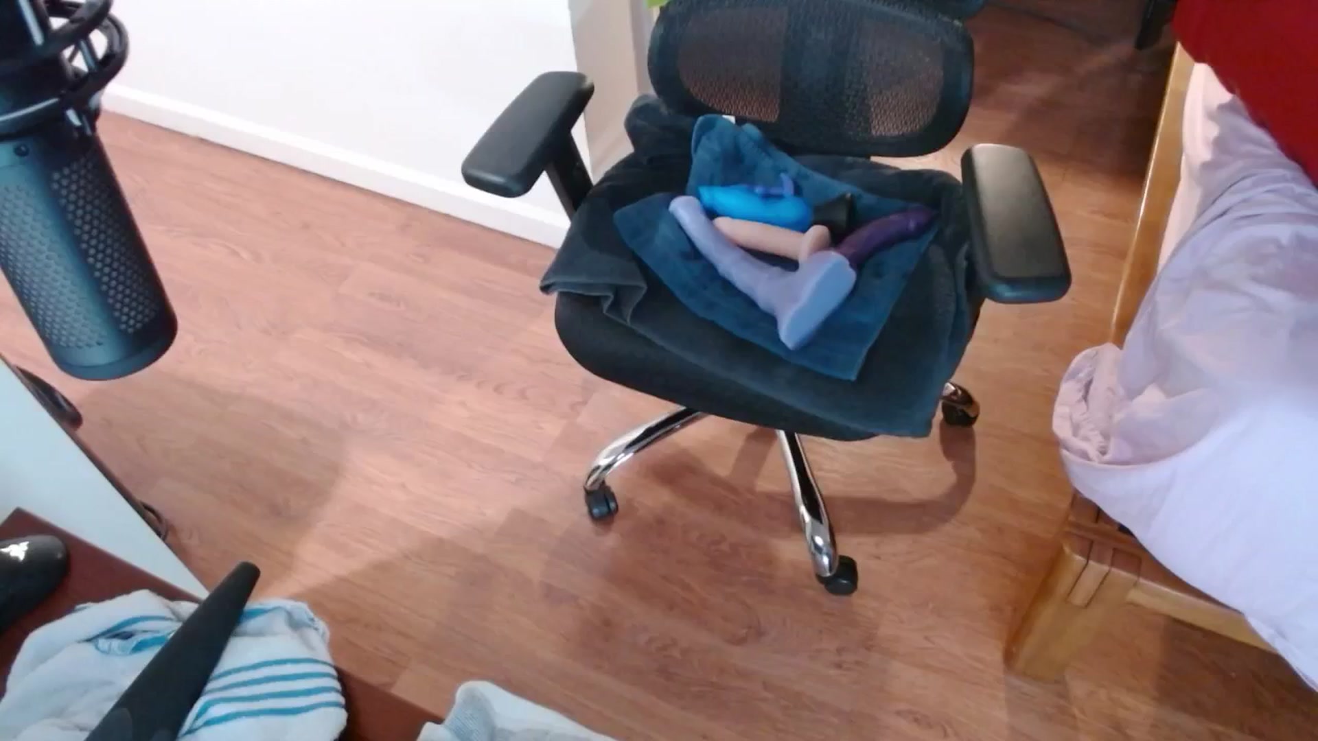 Gallery image thumbnail from moonlitfox's myfreecams stream on, 05/05/2024, 17:12 image 2 of 20