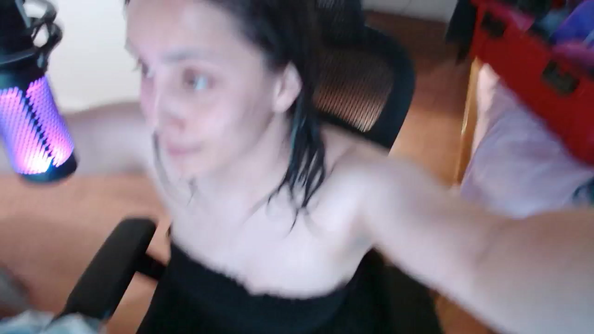 Gallery image thumbnail from moonlitfox's myfreecams stream on, 05/05/2024, 17:12 image 15 of 20
