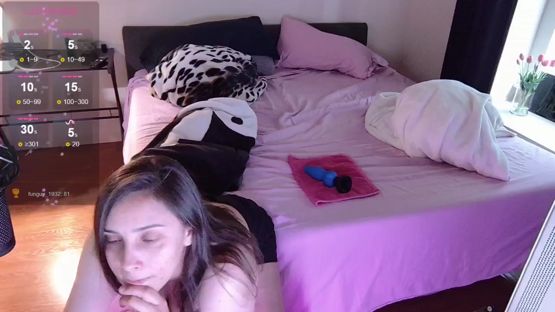 Gallery image thumbnail from moonlitfox's myfreecams stream on, 05/20/2024, 18:24 image 6 of 20
