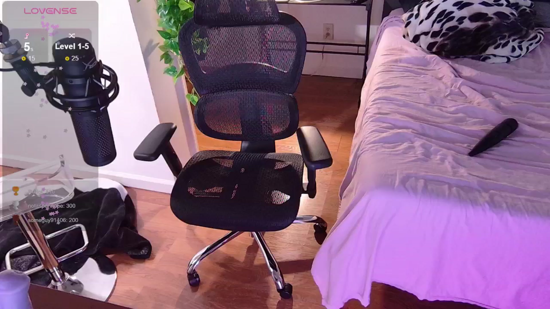 Gallery image thumbnail from moonlitfox's myfreecams stream on, 05/20/2024, 19:10 image 10 of 20