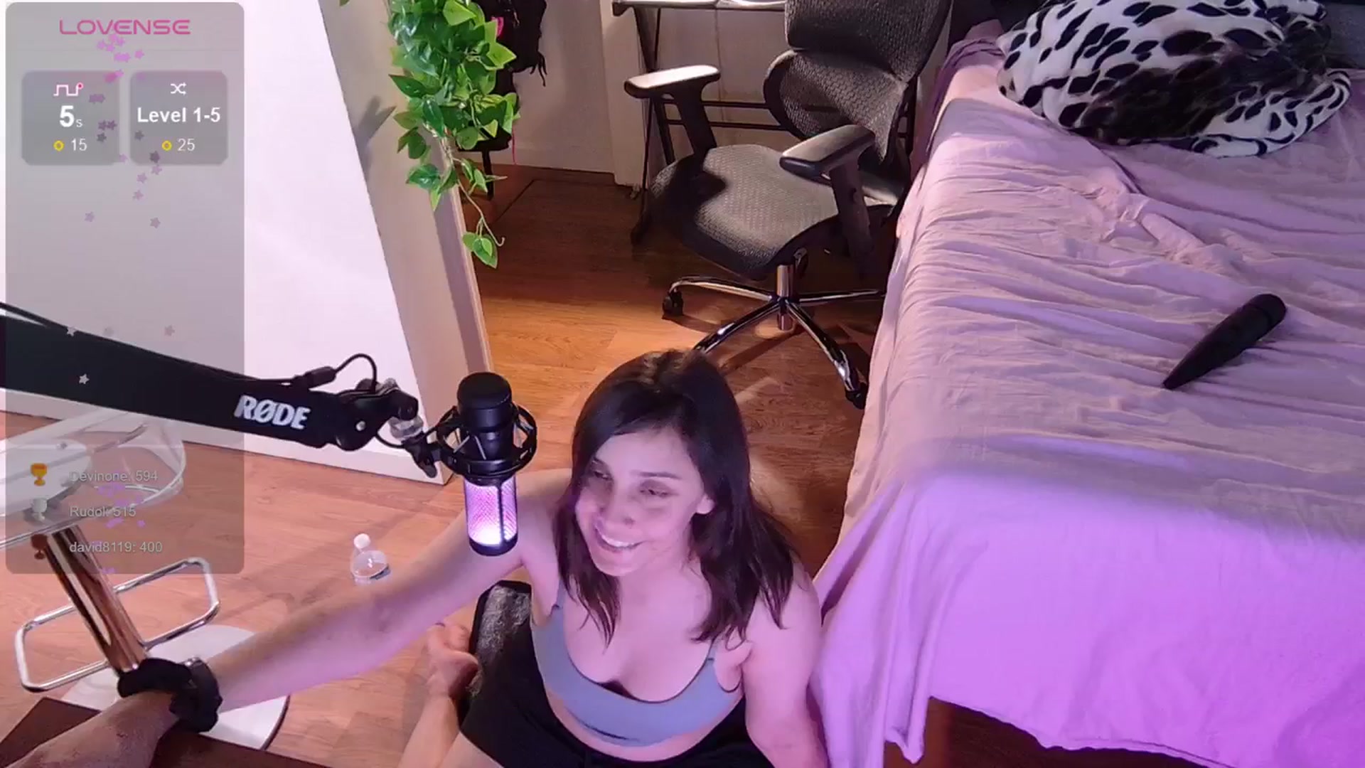 Gallery image thumbnail from moonlitfox's myfreecams stream on, 05/20/2024, 21:04 image 4 of 20