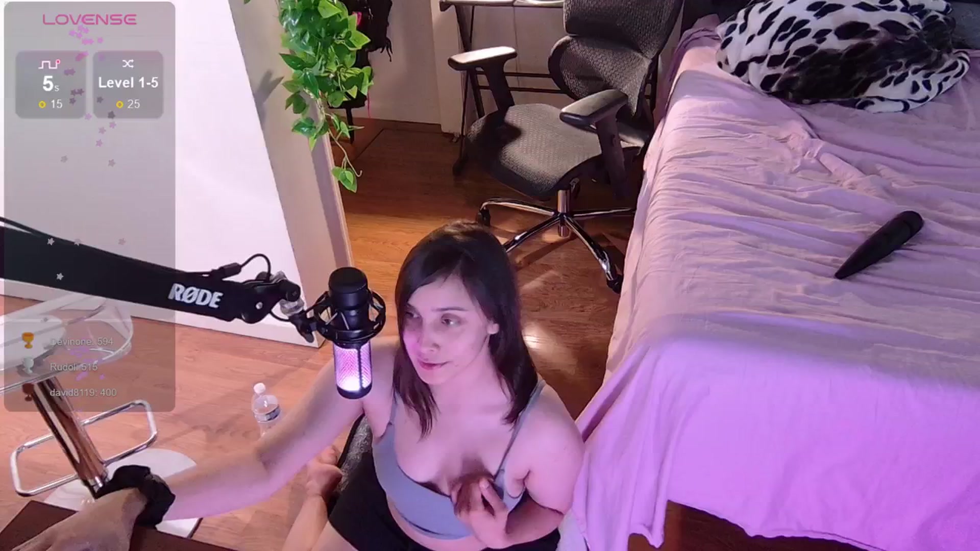 Gallery image thumbnail from moonlitfox's myfreecams stream on, 05/20/2024, 21:04 image 5 of 20