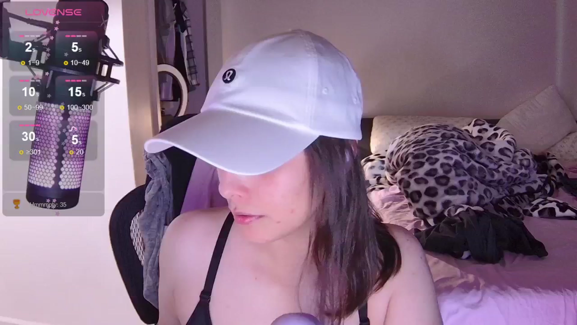 Gallery image thumbnail from moonlitfox's myfreecams stream on, 07/09/2024, 20:03 image 3 of 20