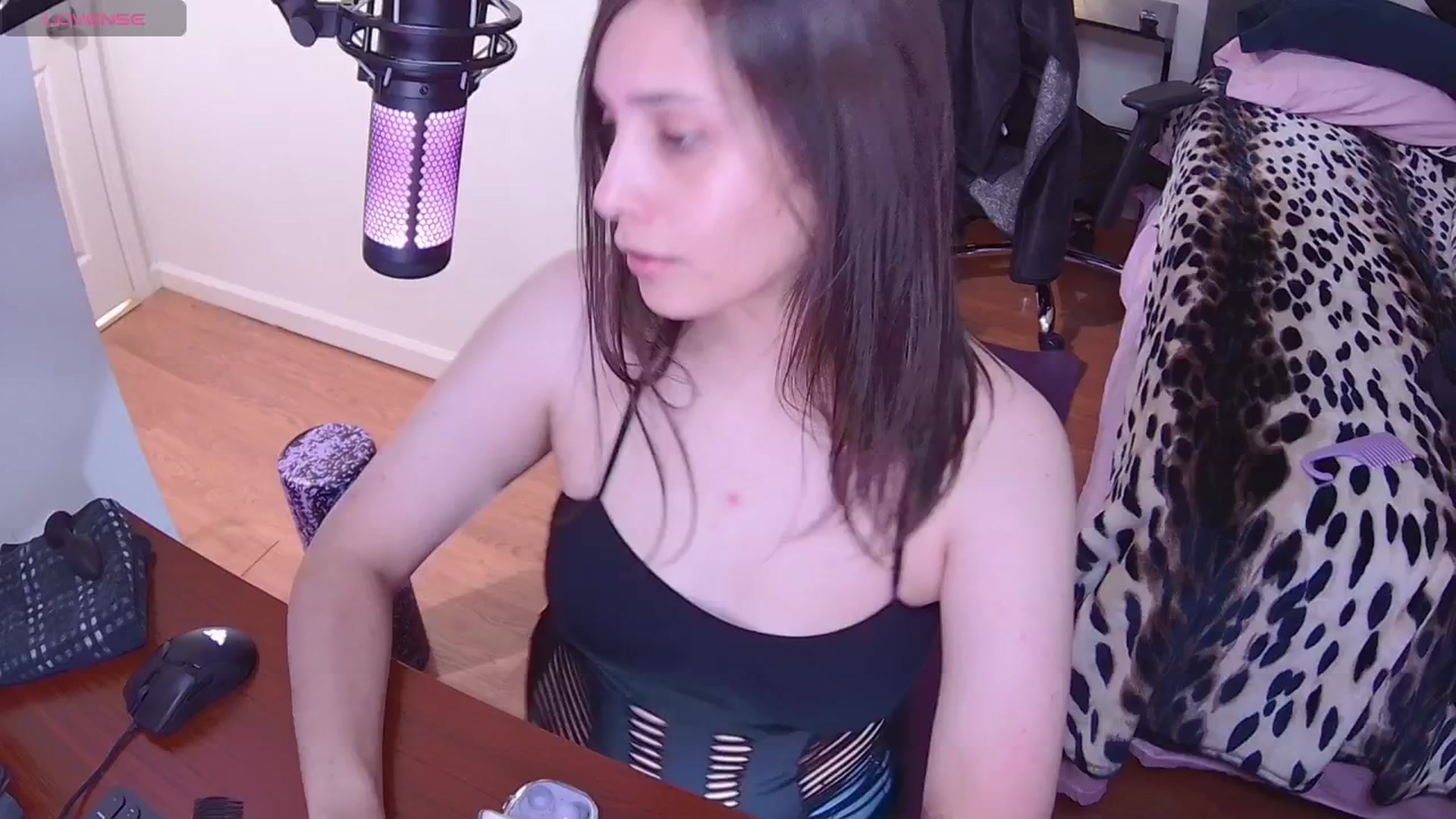 Gallery image thumbnail from moonlitfox's myfreecams stream on, 08/24/2024, 17:23 image 17 of 20