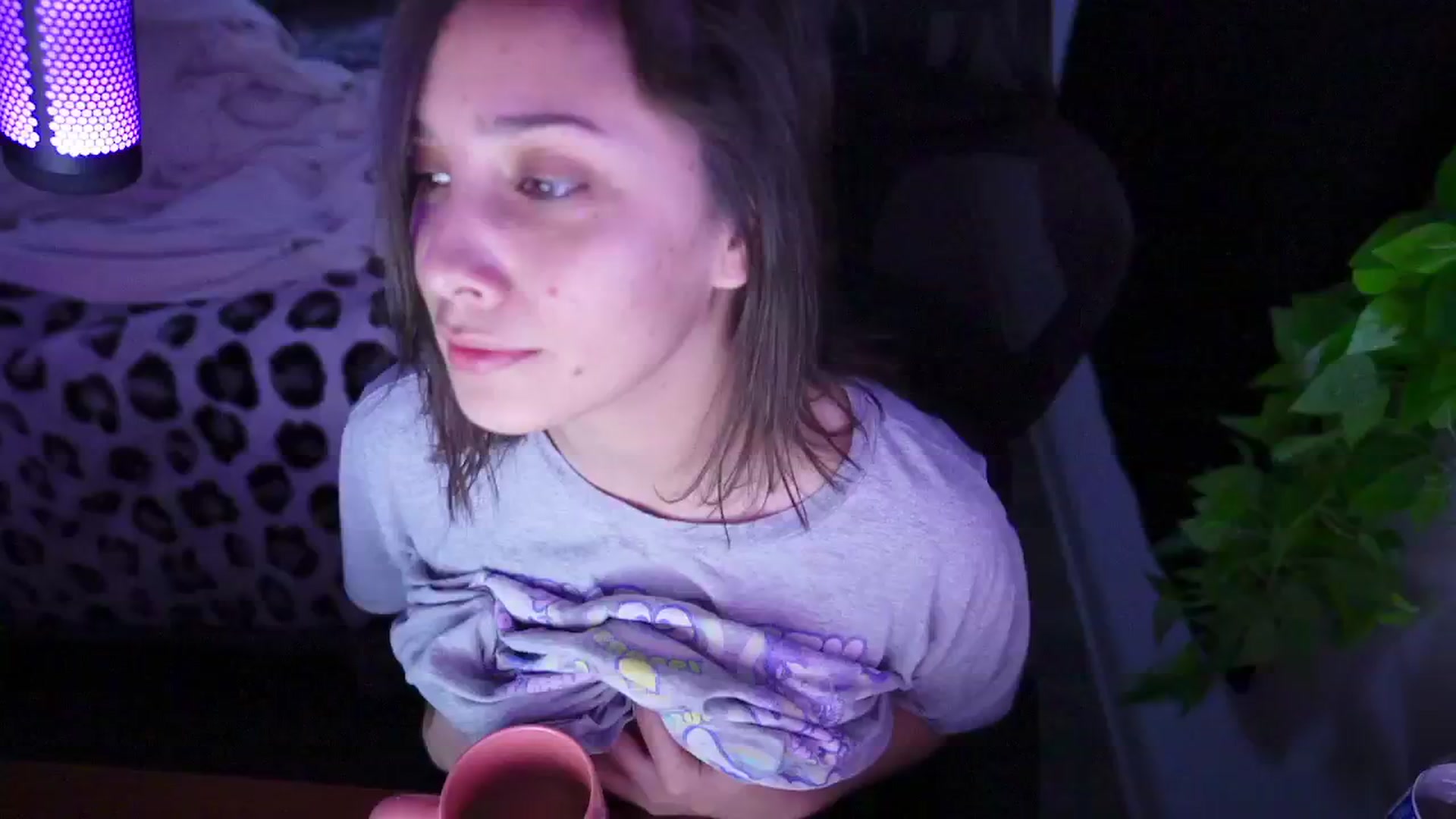 Gallery image thumbnail from moonlitfox's myfreecams stream on, 12/31/2024, 13:36 image 14 of 20