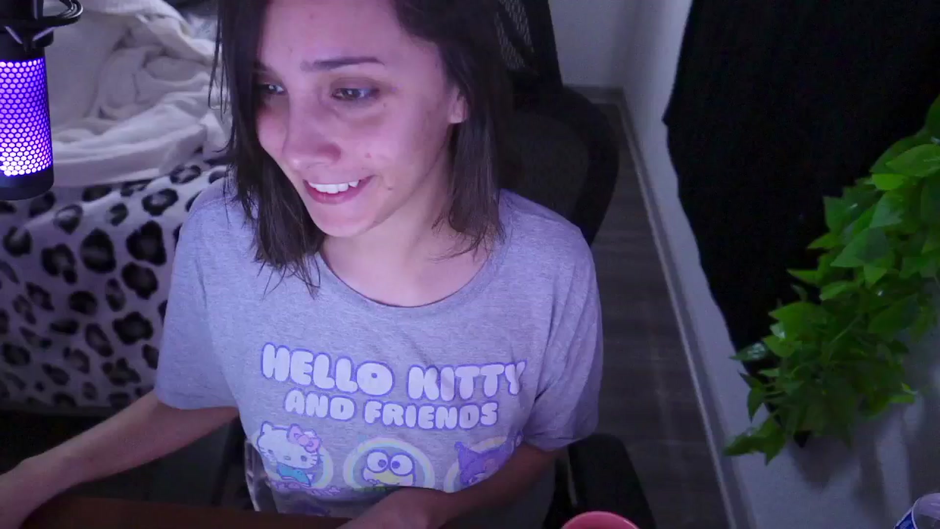 Gallery image thumbnail from moonlitfox's myfreecams stream on, 12/31/2024, 14:16 image 17 of 20
