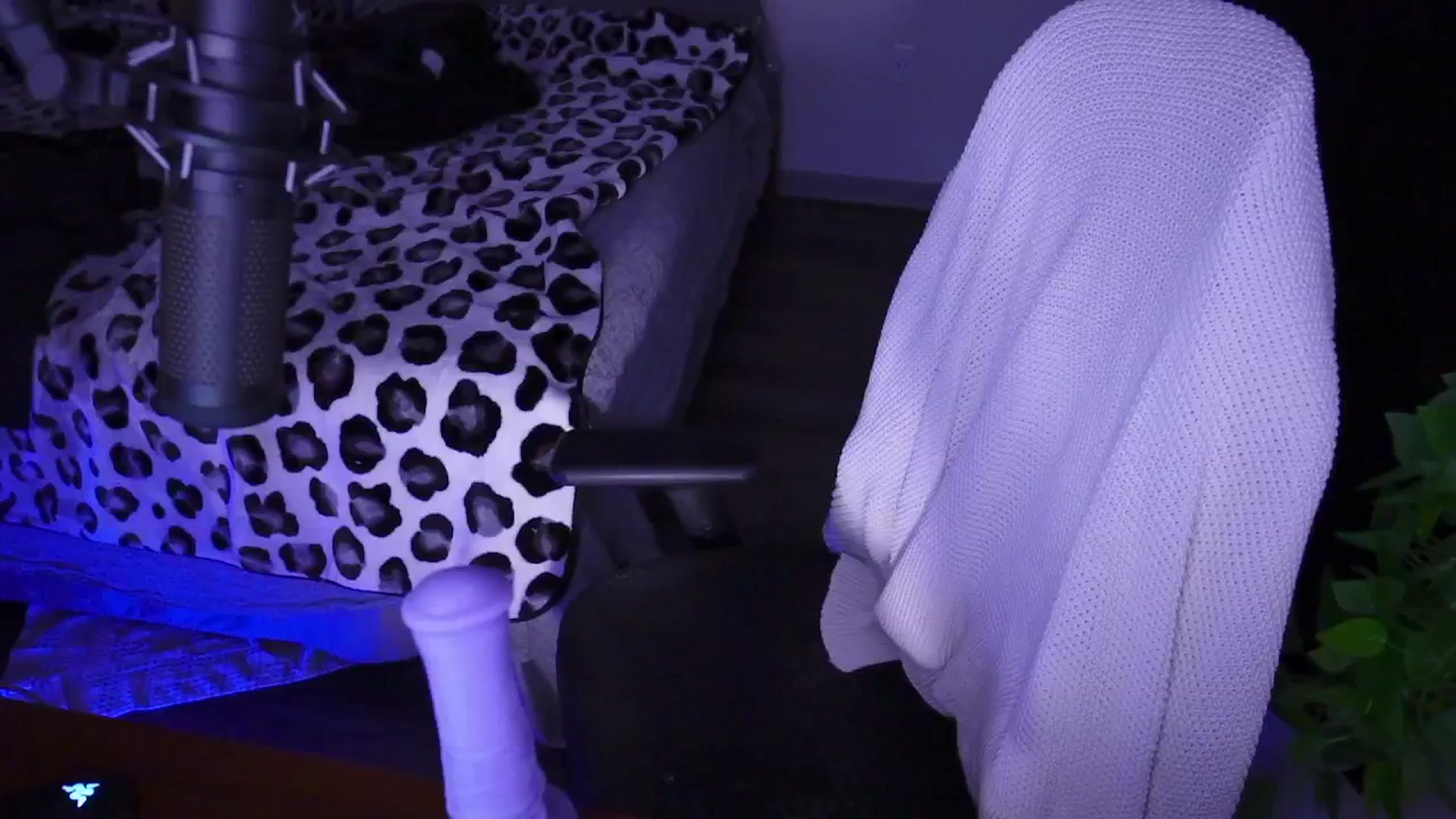 Gallery image thumbnail from moonlitfox's myfreecams stream on, 01/02/2025, 06:32 image 2 of 20