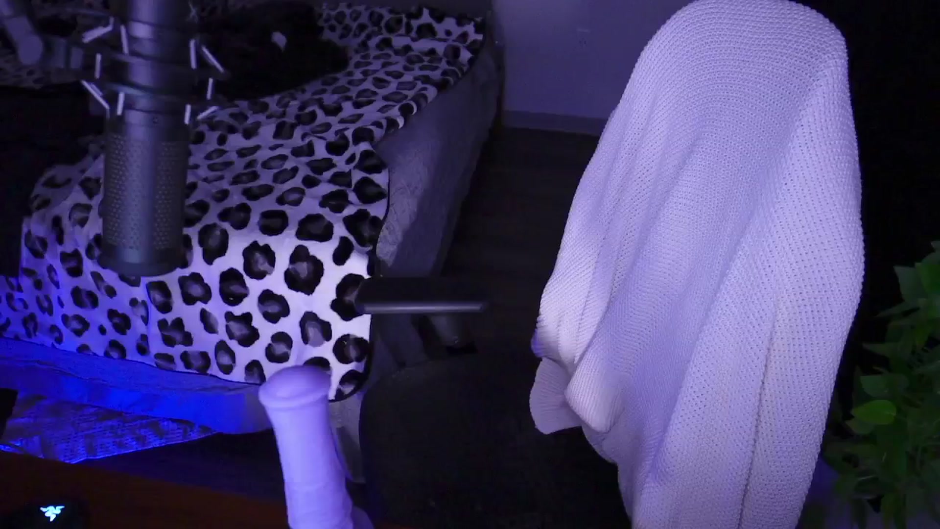 Gallery image thumbnail from moonlitfox's myfreecams stream on, 01/02/2025, 06:32 image 1 of 20