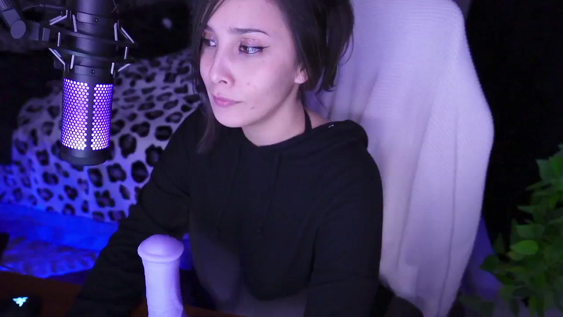 Gallery image thumbnail from moonlitfox's myfreecams stream on, 01/02/2025, 06:32 image 9 of 20