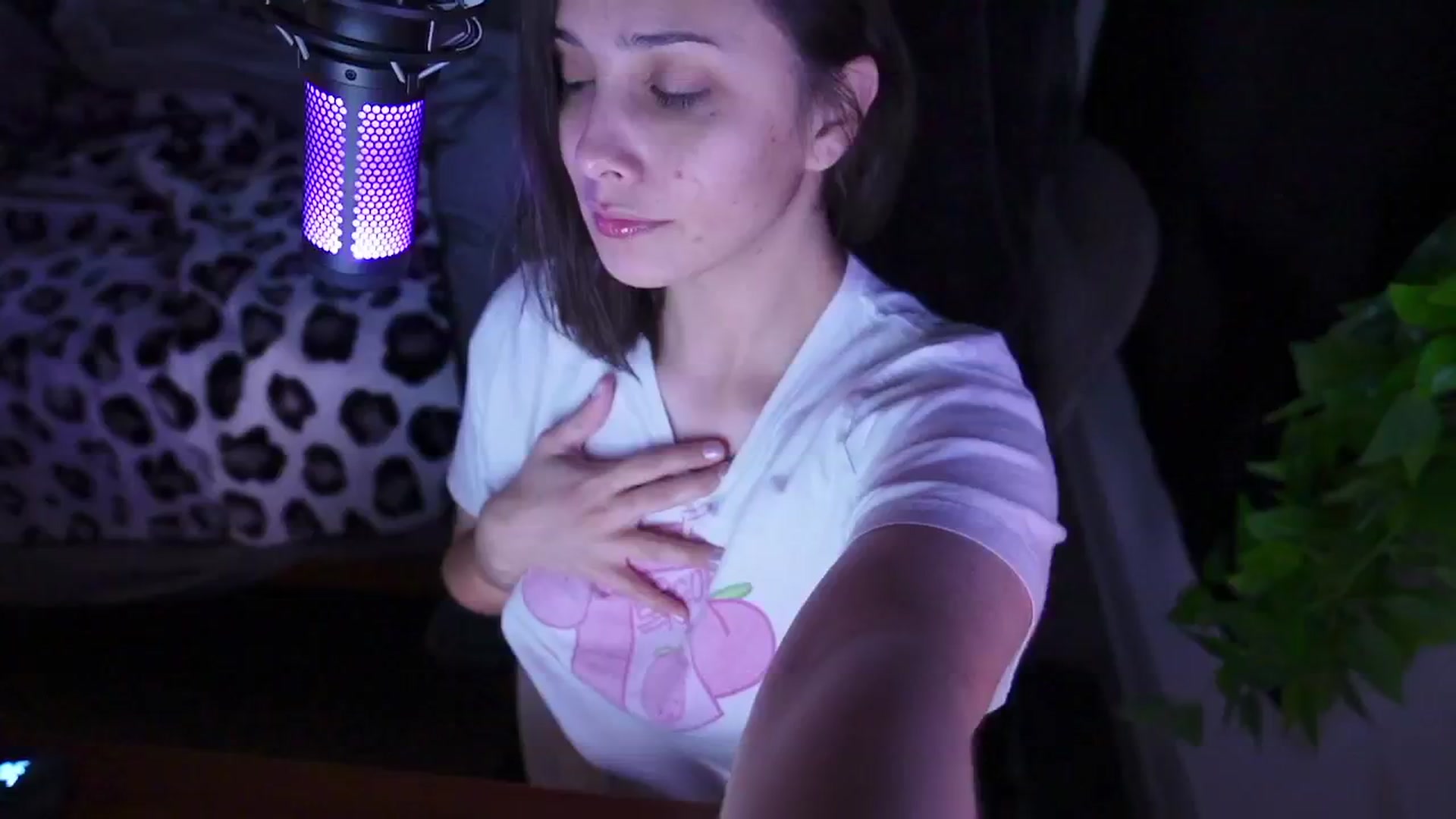 Gallery image thumbnail from moonlitfox's myfreecams stream on, 01/02/2025, 13:34 image 11 of 20