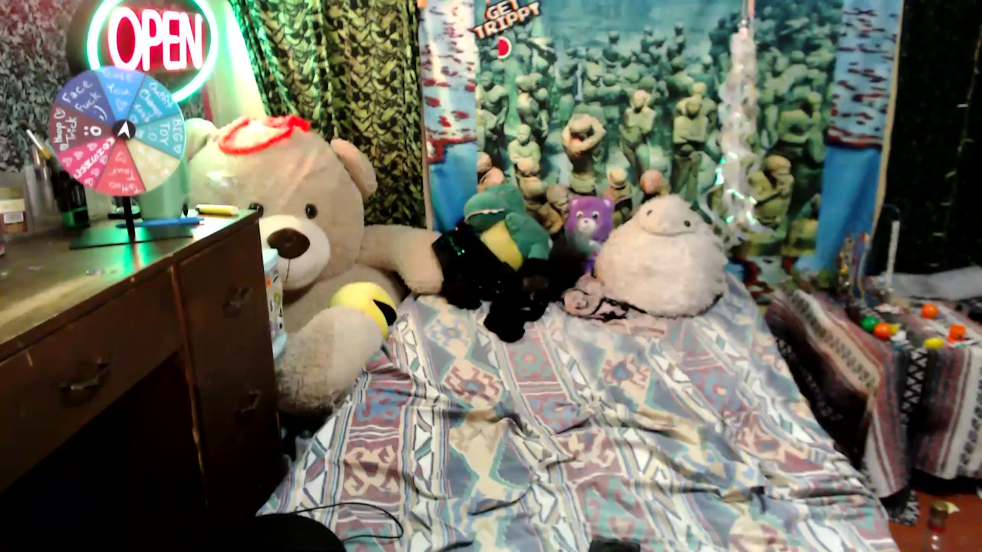 Gallery image thumbnail from moooonbbfloof's myfreecams stream on, 03/23/2025, 11:50 image 12 of 20