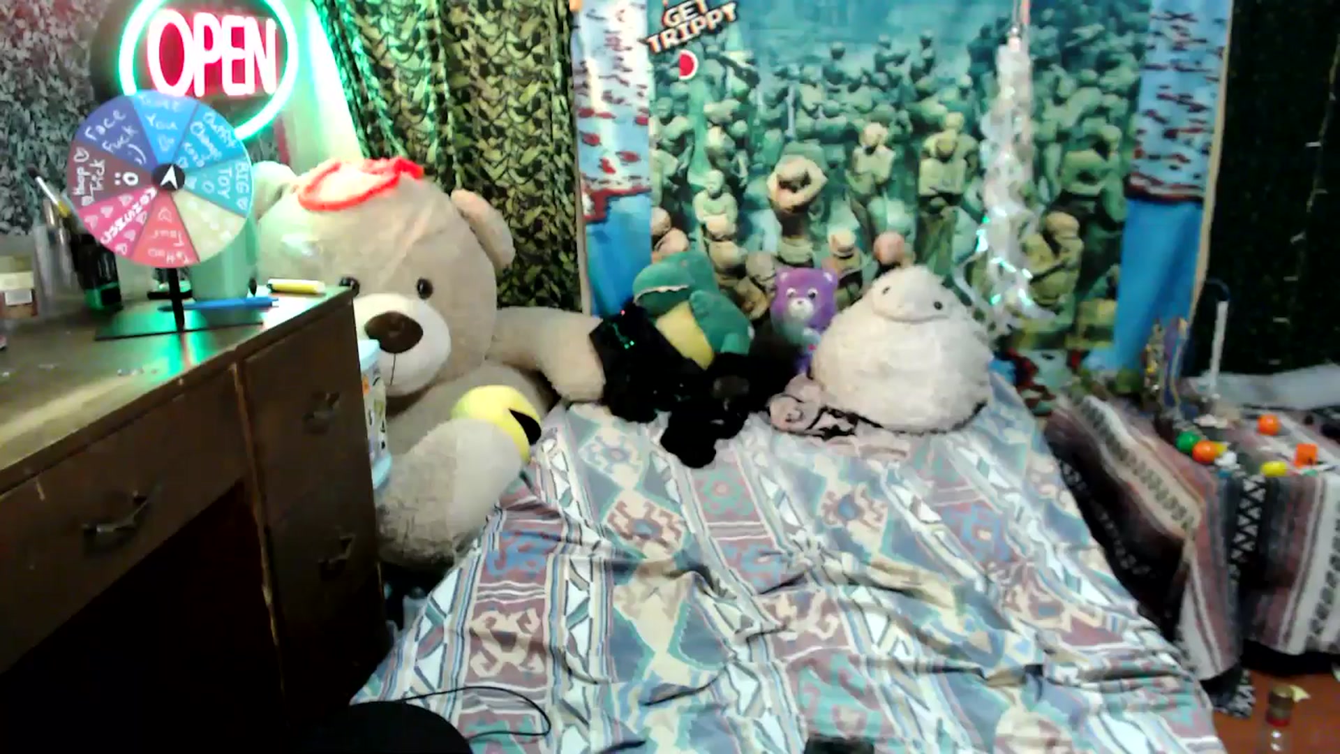 Gallery image thumbnail from moooonbbfloof's myfreecams stream on, 03/23/2025, 11:50 image 8 of 20