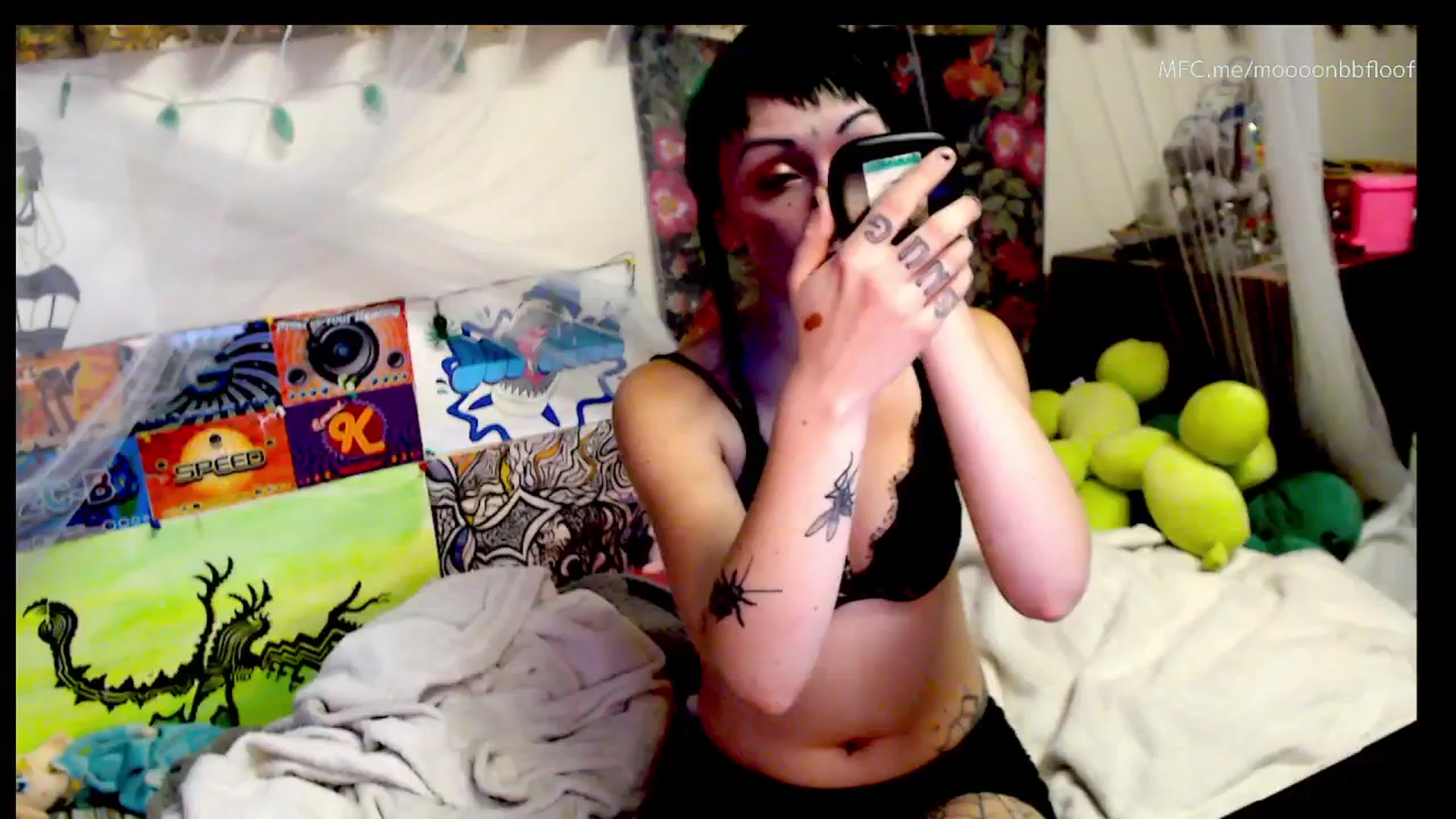 Gallery image thumbnail from moooonbbfloof's myfreecams stream on, 12/14/2025, 13:57 image 7 of 20