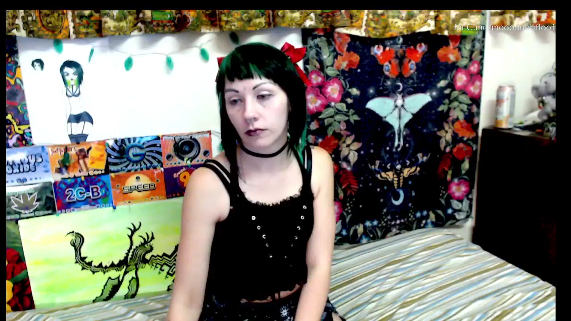 Gallery image thumbnail from moooonbbfloof's myfreecams stream on, 12/19/2025, 10:39 image 17 of 20