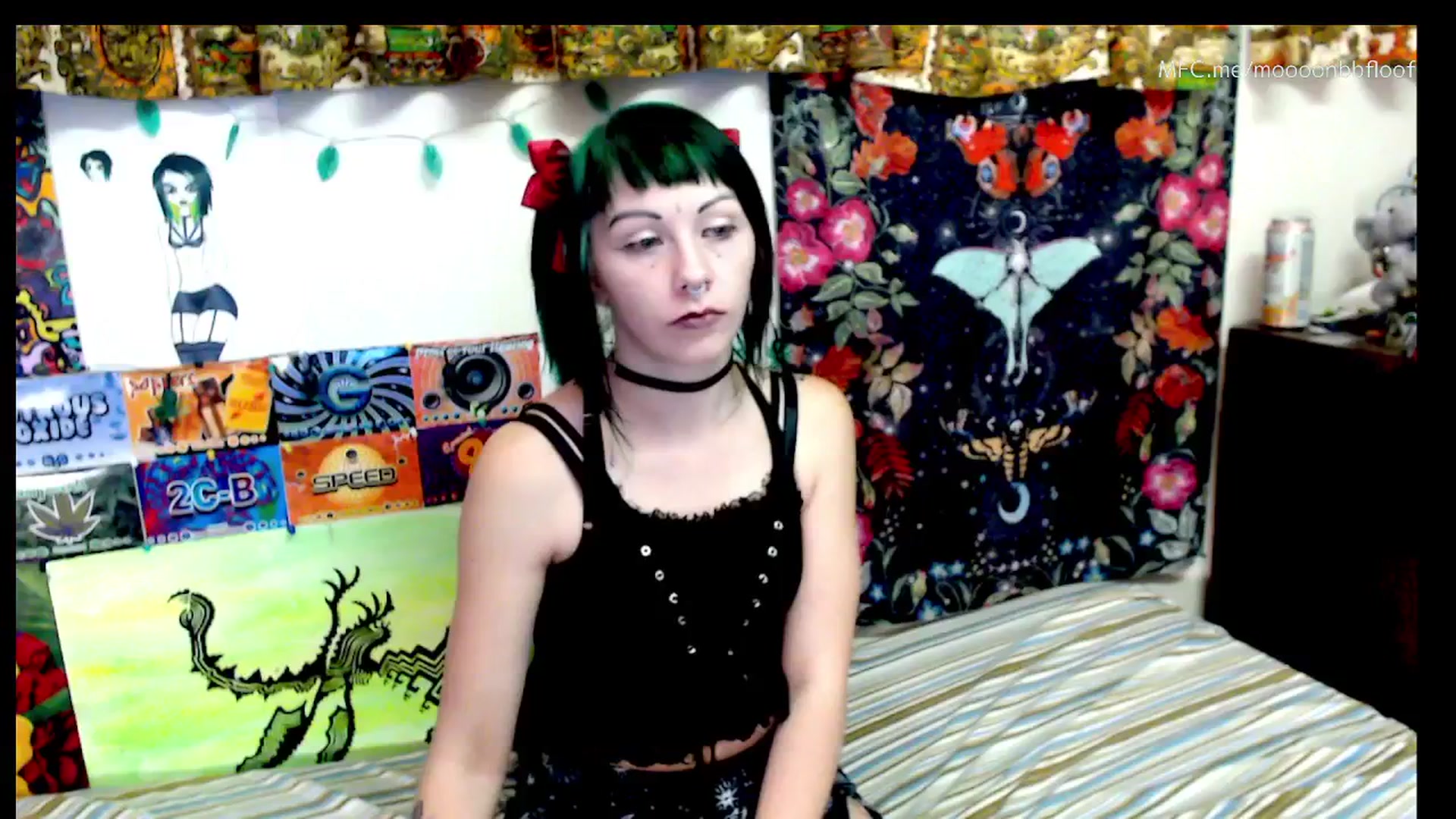 Gallery image thumbnail from moooonbbfloof's myfreecams stream on, 12/19/2025, 10:39 image 15 of 20