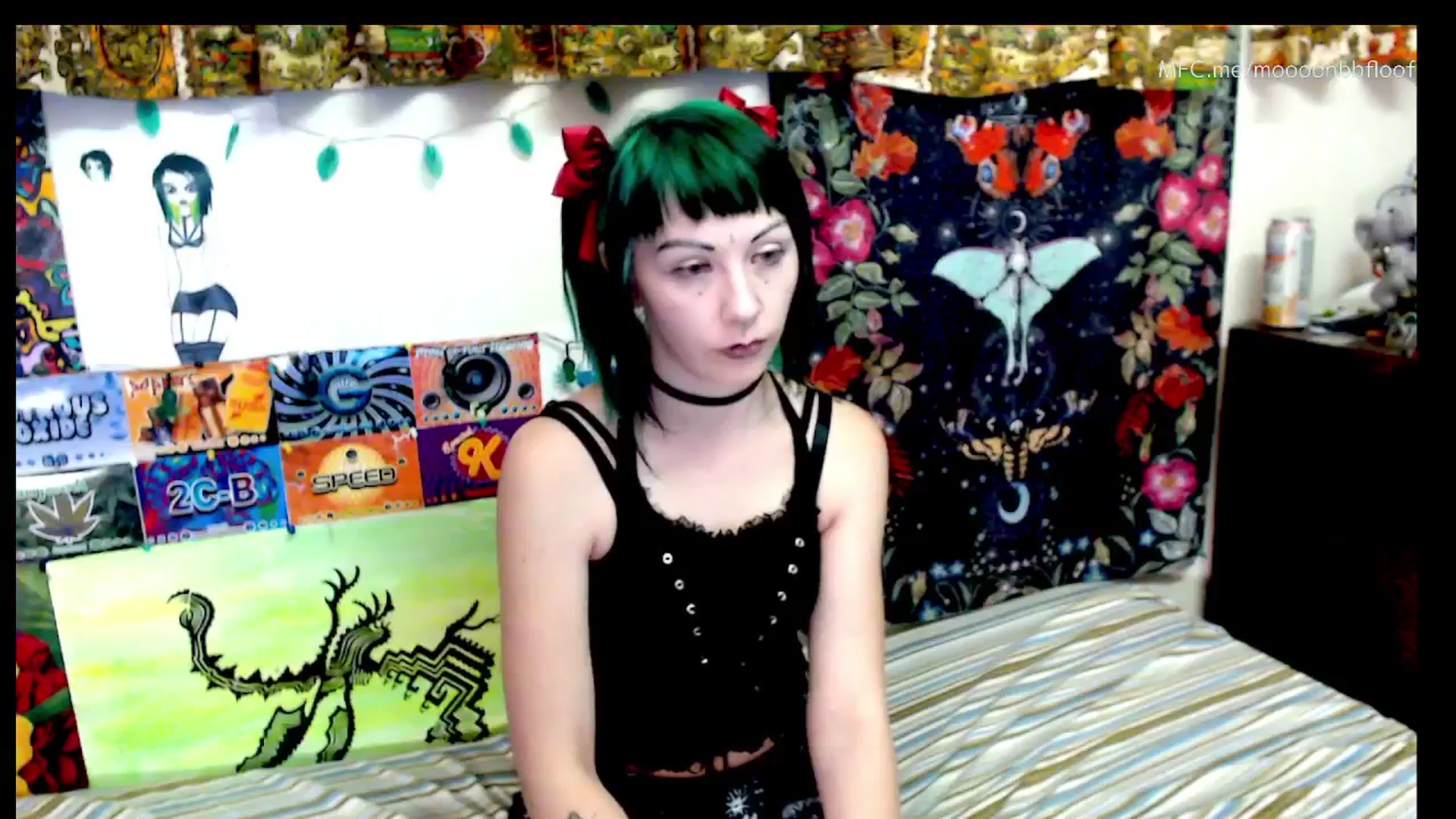 Gallery image thumbnail from moooonbbfloof's myfreecams stream on, 12/19/2025, 10:39 image 13 of 20