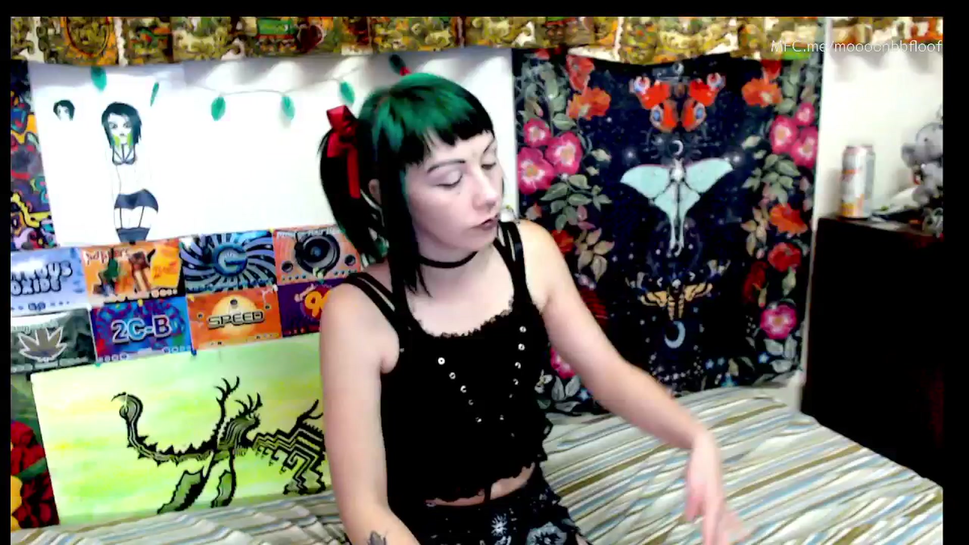 Gallery image thumbnail from moooonbbfloof's myfreecams stream on, 12/19/2025, 10:39 image 12 of 20