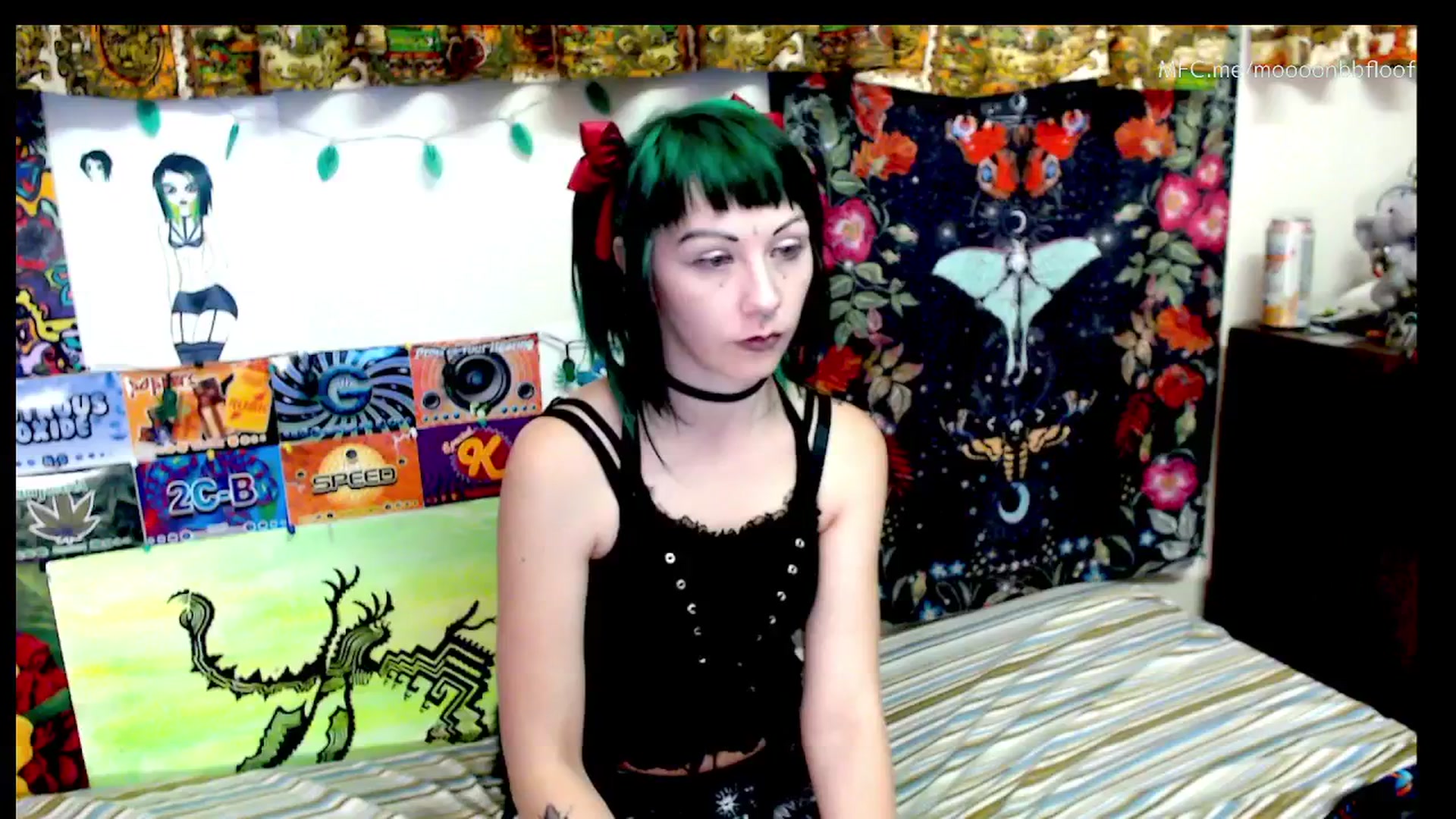 Gallery image thumbnail from moooonbbfloof's myfreecams stream on, 12/19/2025, 10:39 image 6 of 20