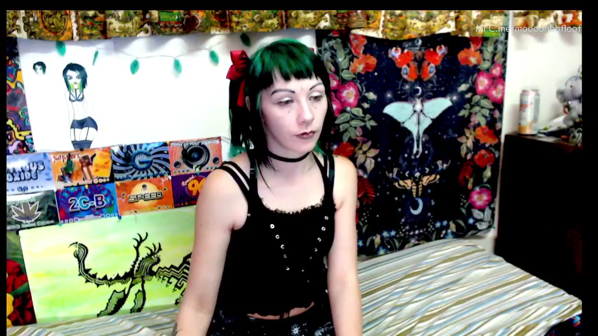 Gallery image thumbnail from moooonbbfloof's myfreecams stream on, 12/19/2025, 10:39 image 2 of 20