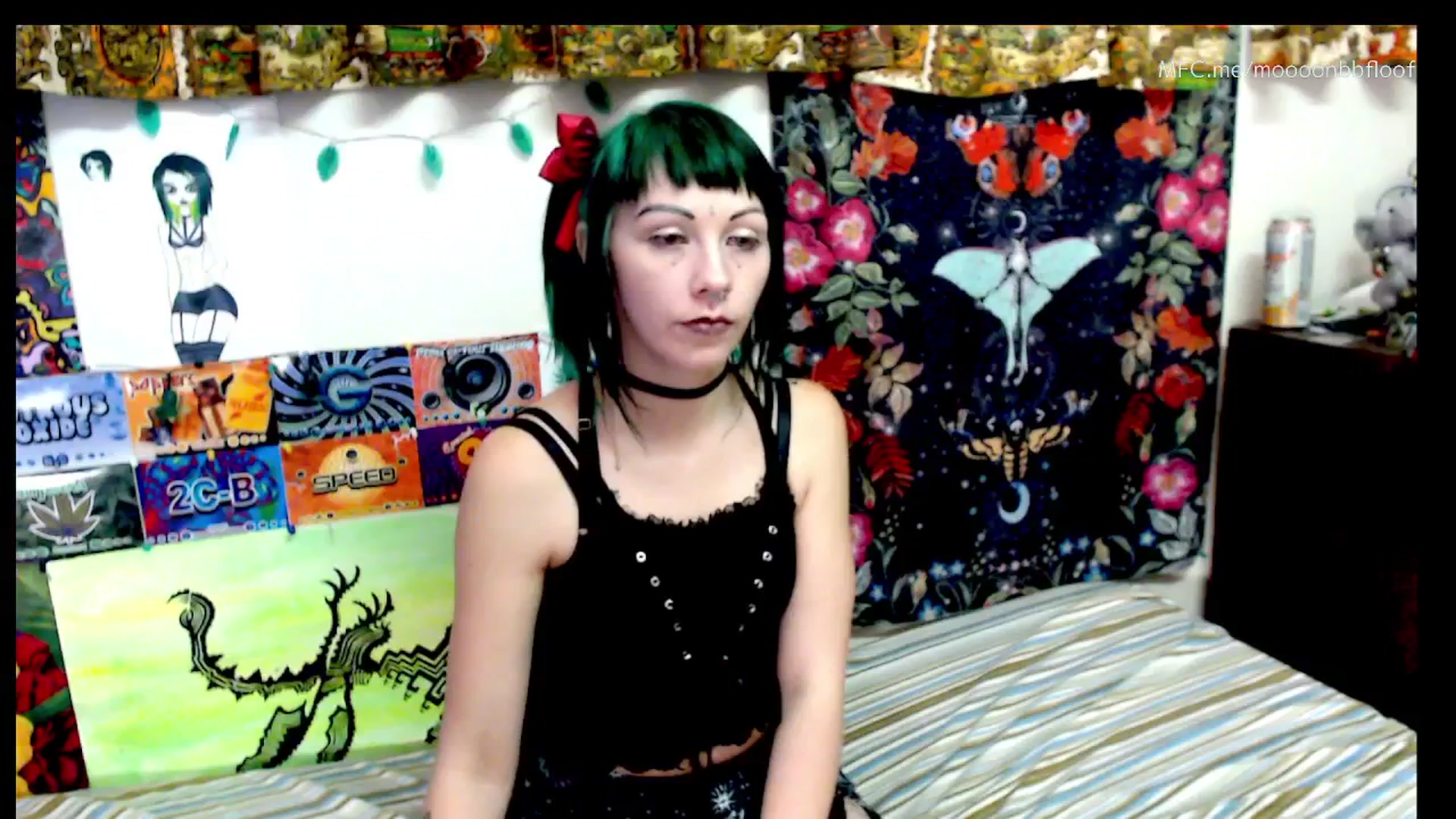 Gallery image thumbnail from moooonbbfloof's myfreecams stream on, 12/19/2025, 10:39 image 16 of 20