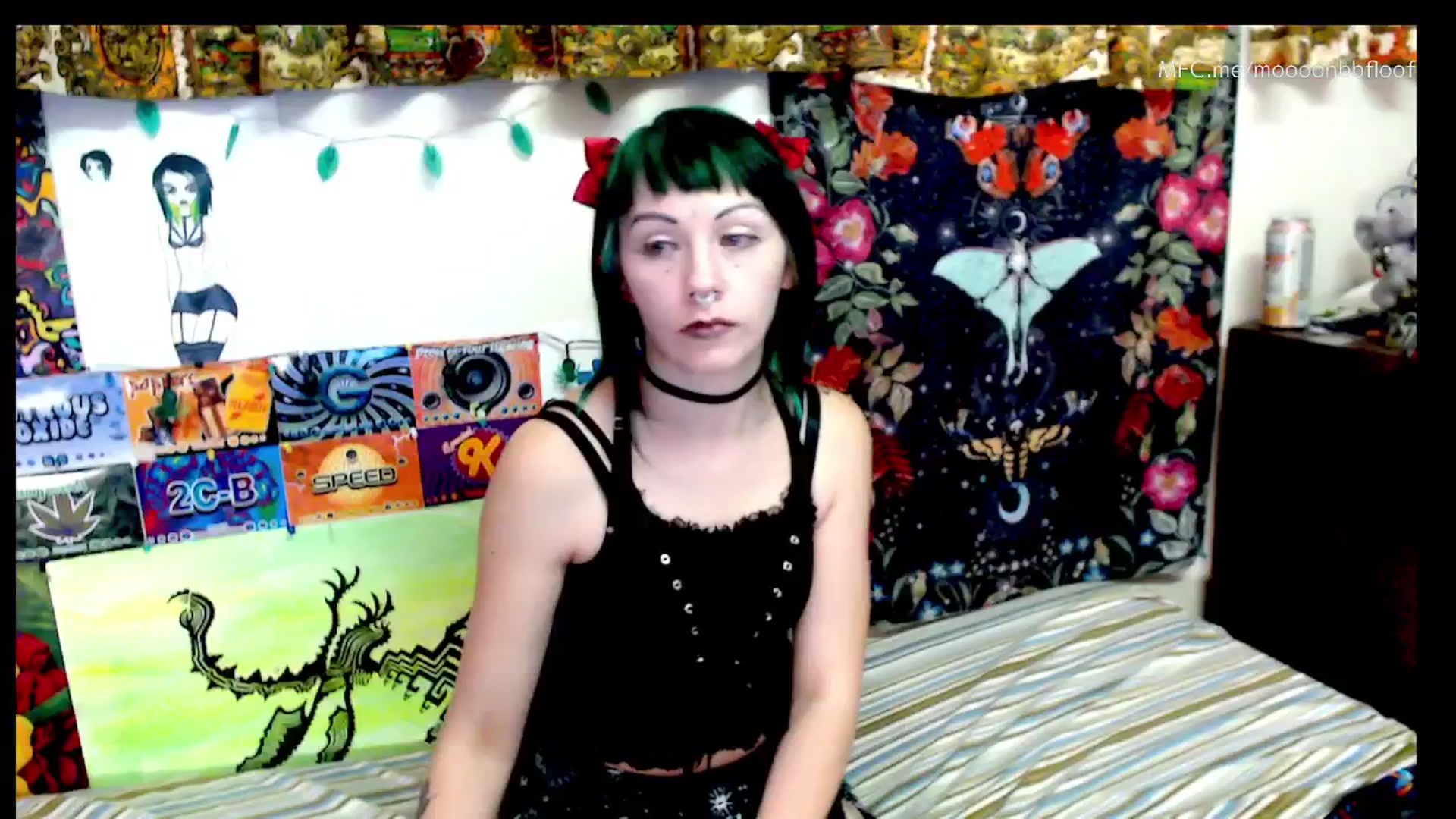 Gallery image thumbnail from moooonbbfloof's myfreecams stream on, 12/19/2025, 10:39 image 8 of 20
