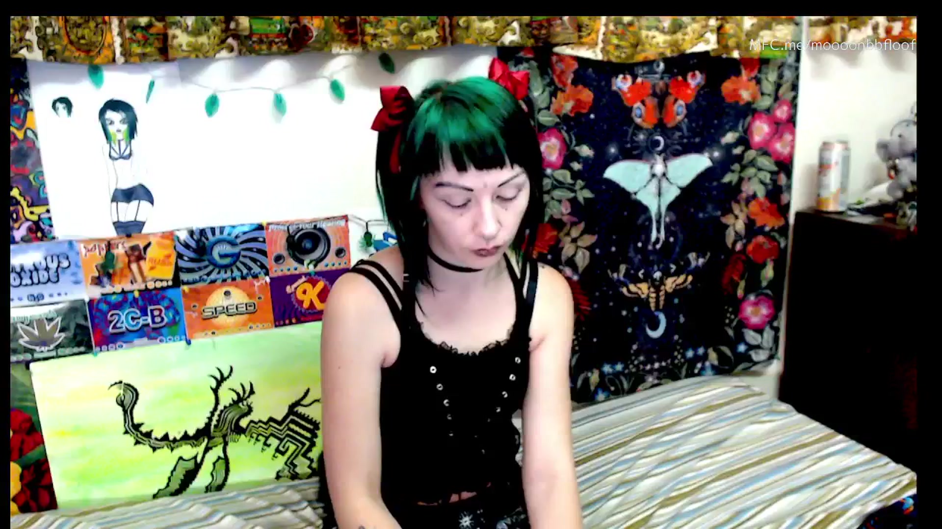 Gallery image thumbnail from moooonbbfloof's myfreecams stream on, 12/19/2025, 10:39 image 5 of 20