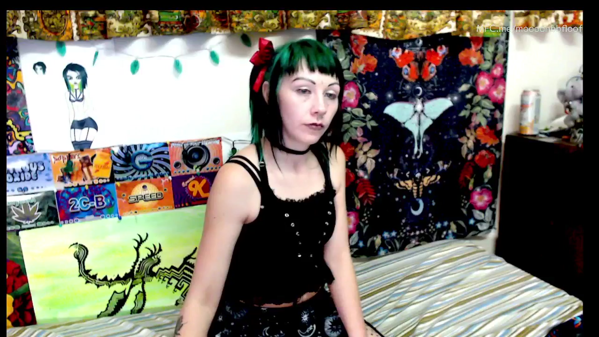 Gallery image thumbnail from moooonbbfloof's myfreecams stream on, 12/19/2025, 10:39 image 1 of 20