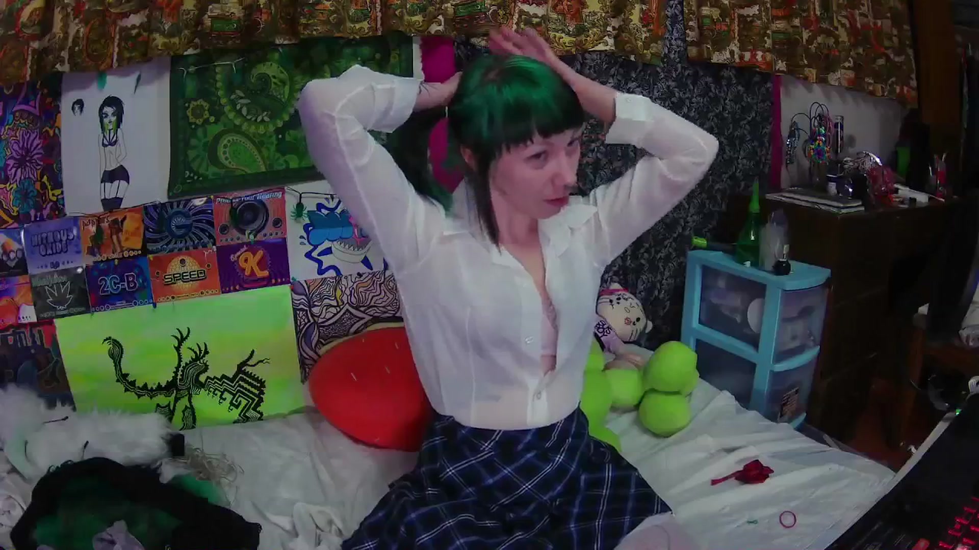 Gallery image thumbnail from moooonbbfloof's myfreecams stream on, 12/24/2025, 12:28 image 19 of 20