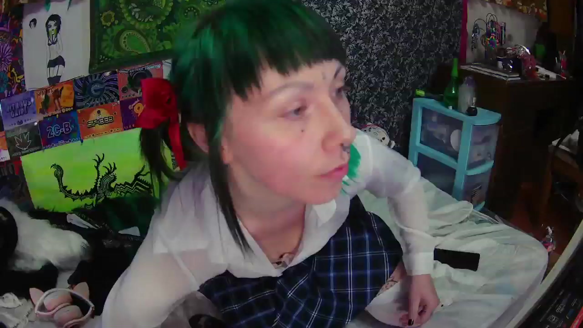 Gallery image thumbnail from moooonbbfloof's myfreecams stream on, 12/24/2025, 15:46 image 10 of 20