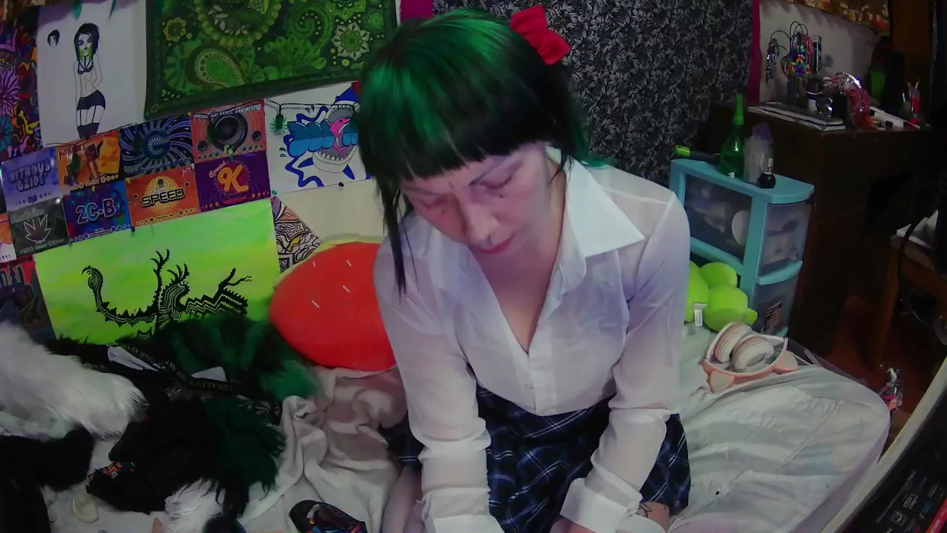 Gallery image thumbnail from moooonbbfloof's myfreecams stream on, 12/24/2025, 15:46 image 8 of 20