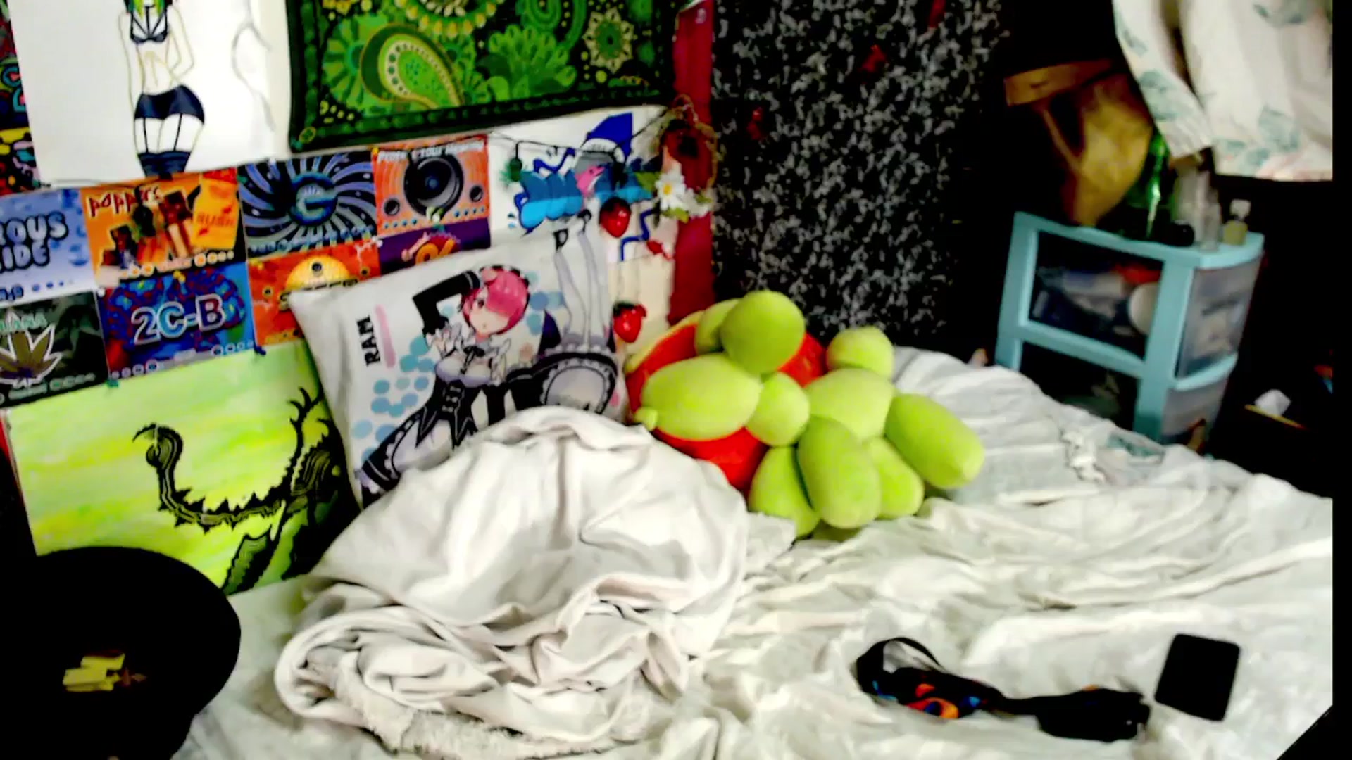 Gallery image thumbnail from moooonbbfloof's myfreecams stream on, 12/26/2025, 12:21 image 13 of 20