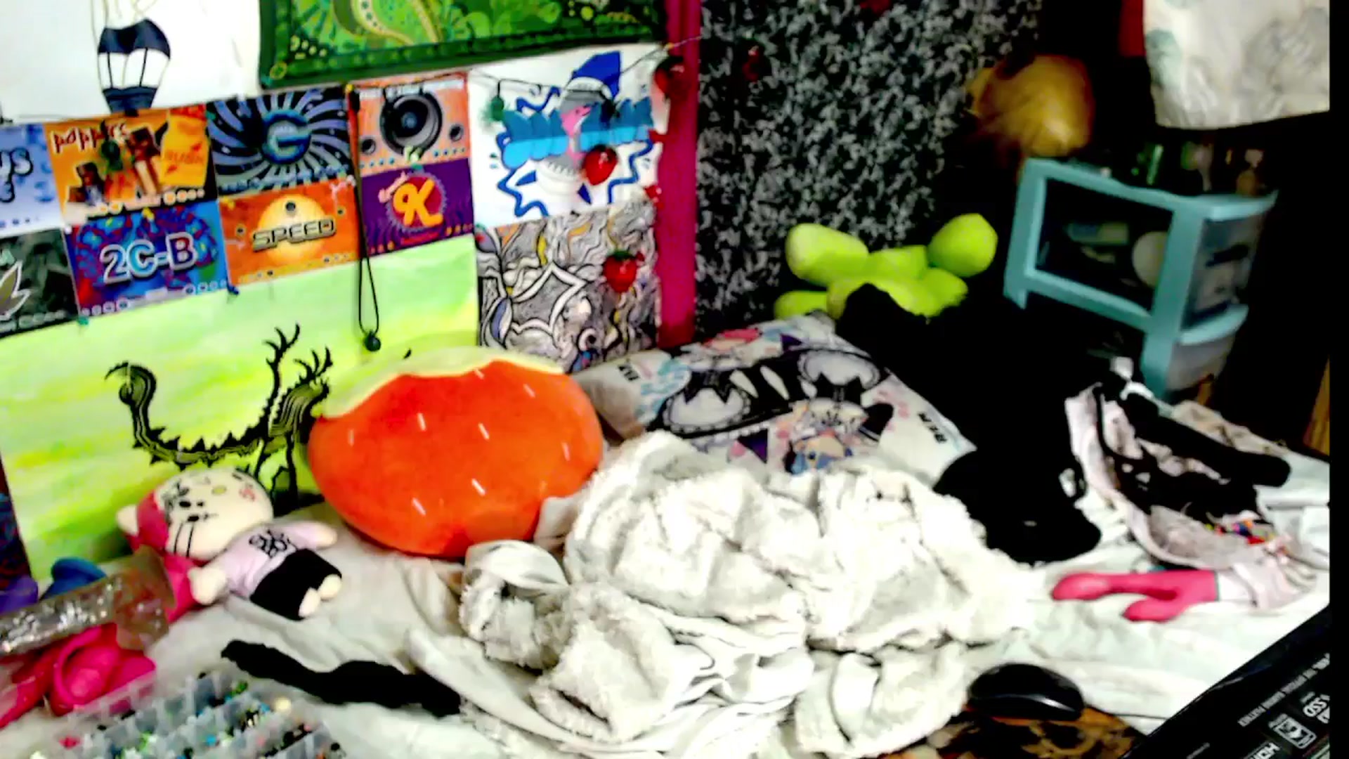 Gallery image thumbnail from moooonbbfloof's myfreecams stream on, 12/27/2025, 11:20 image 2 of 20