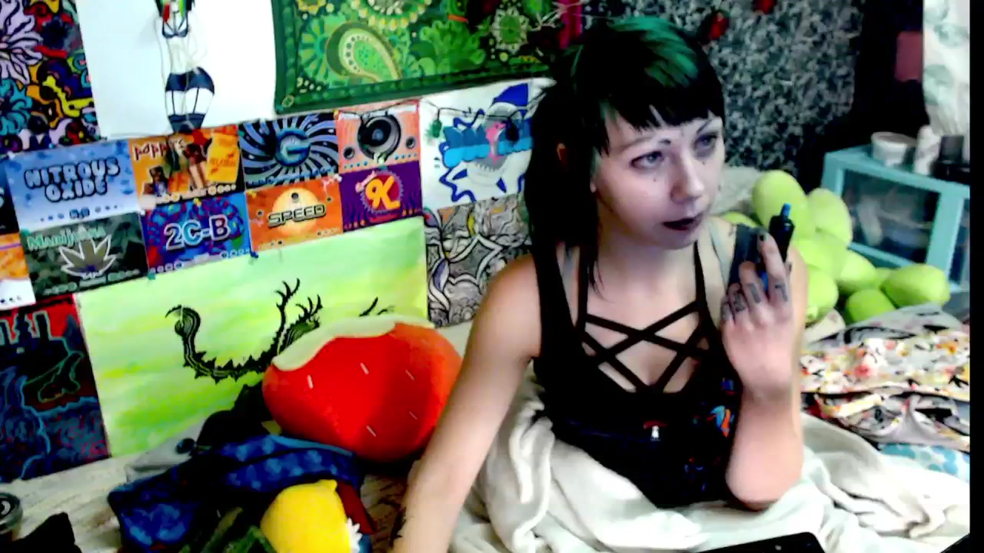 Gallery image thumbnail from moooonbbfloof's myfreecams stream on, 01/08/2026, 10:14 image 11 of 20