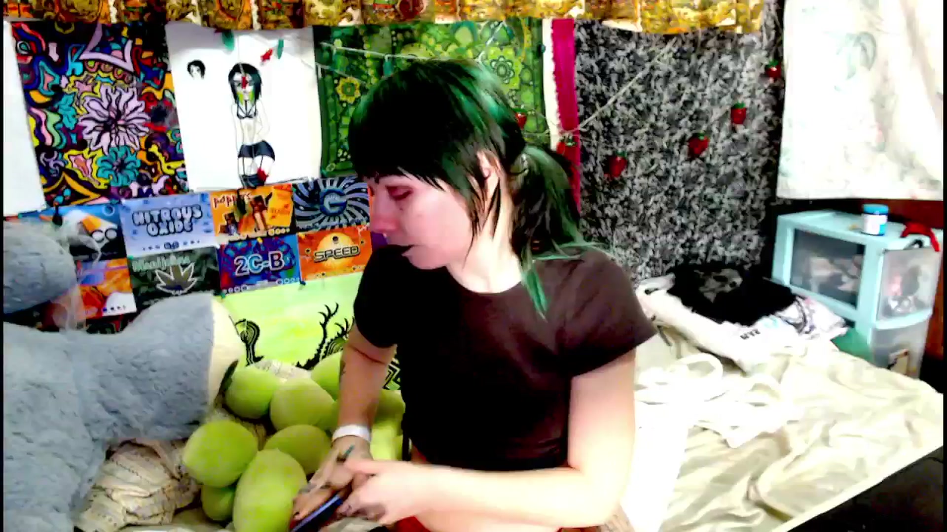 Gallery image thumbnail from moooonbbfloof's myfreecams stream on, 02/08/2026, 14:55 image 15 of 20