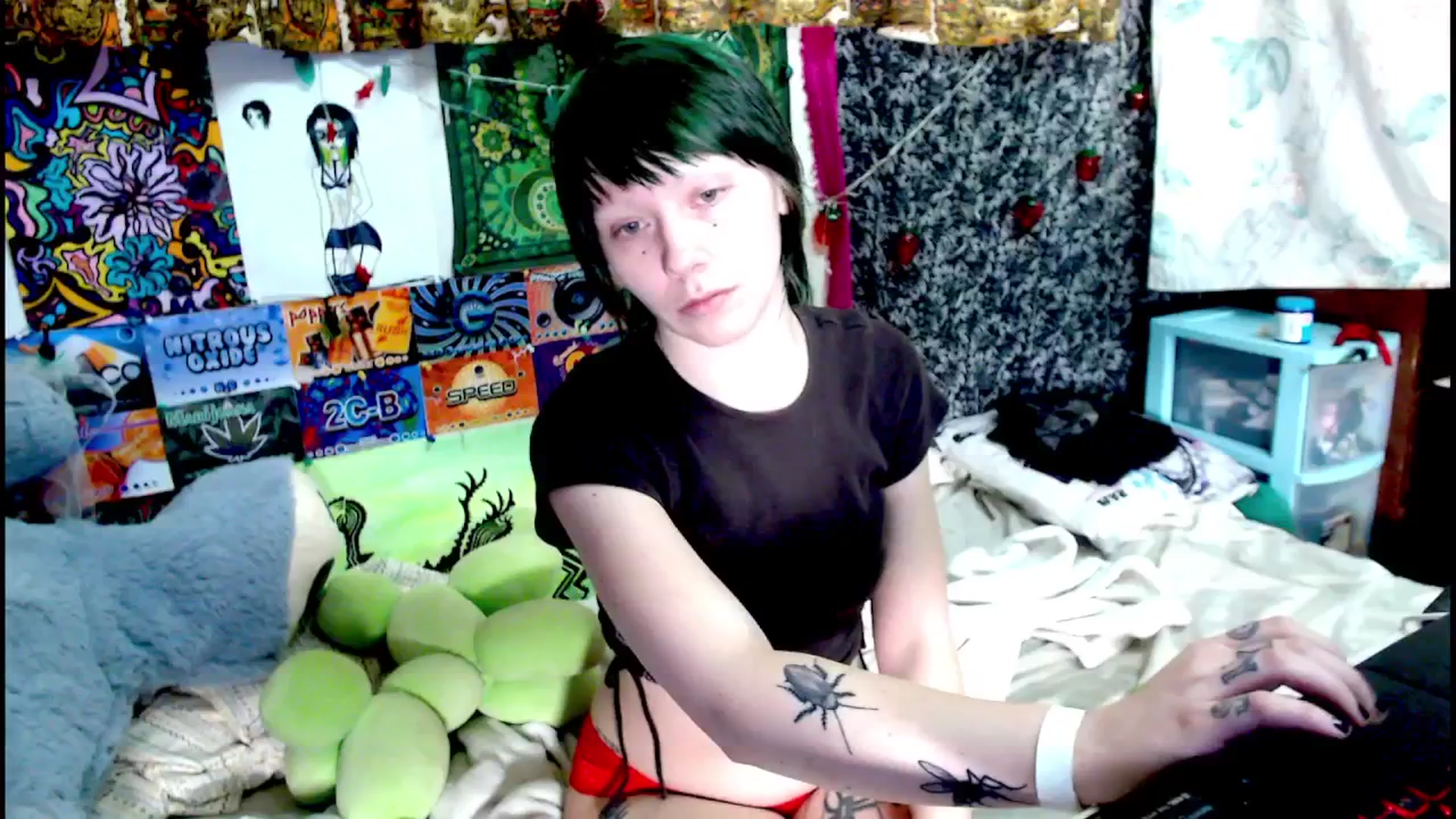 Gallery image thumbnail from moooonbbfloof's myfreecams stream on, 02/08/2026, 14:55 image 4 of 20
