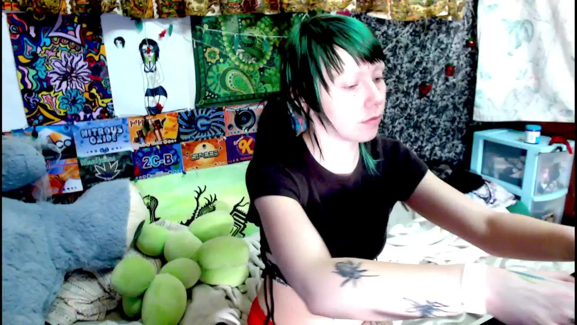 Gallery image thumbnail from moooonbbfloof's myfreecams stream on, 02/08/2026, 14:55 image 9 of 20