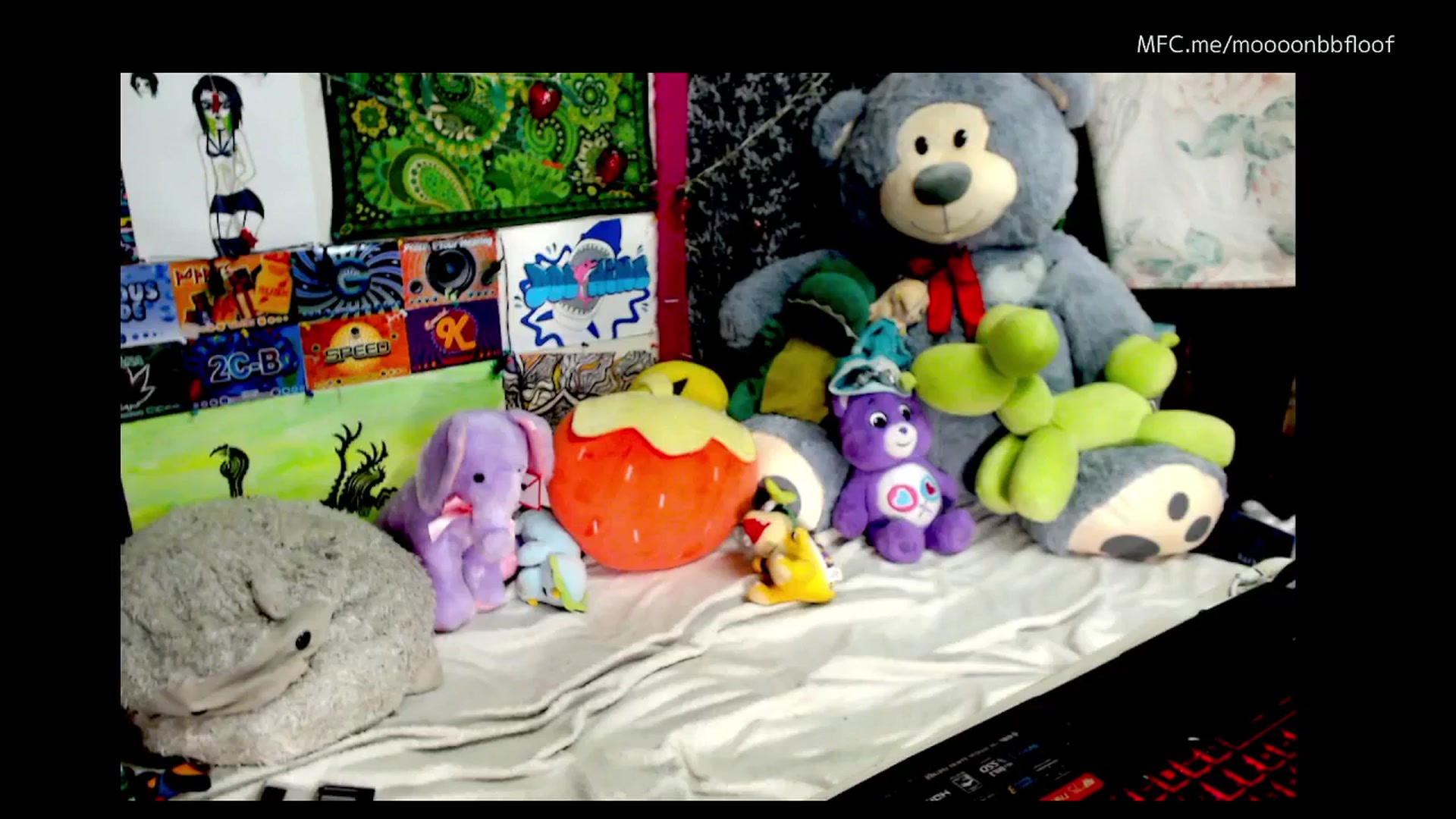 Gallery image thumbnail from moooonbbfloof's myfreecams stream on, 02/17/2026, 18:12 image 8 of 20