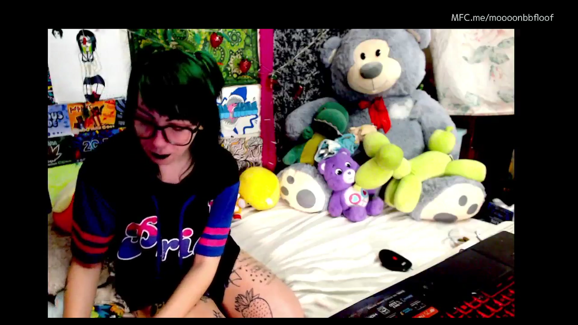 Gallery image thumbnail from moooonbbfloof's myfreecams stream on, 02/17/2026, 18:12 image 15 of 20