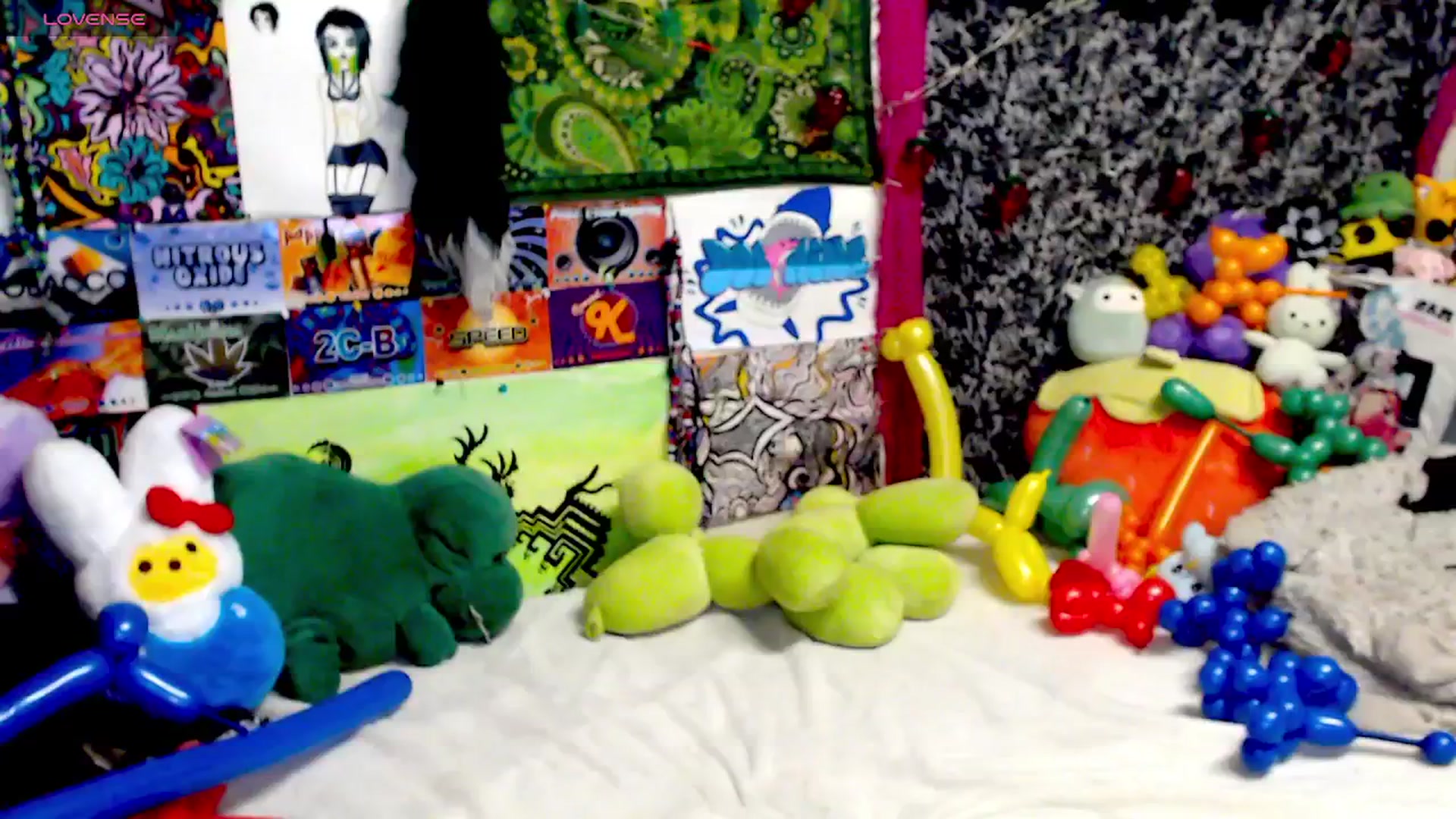 Gallery image thumbnail from moooonbbfloof's myfreecams stream on, 03/18/2026, 14:11 image 17 of 20